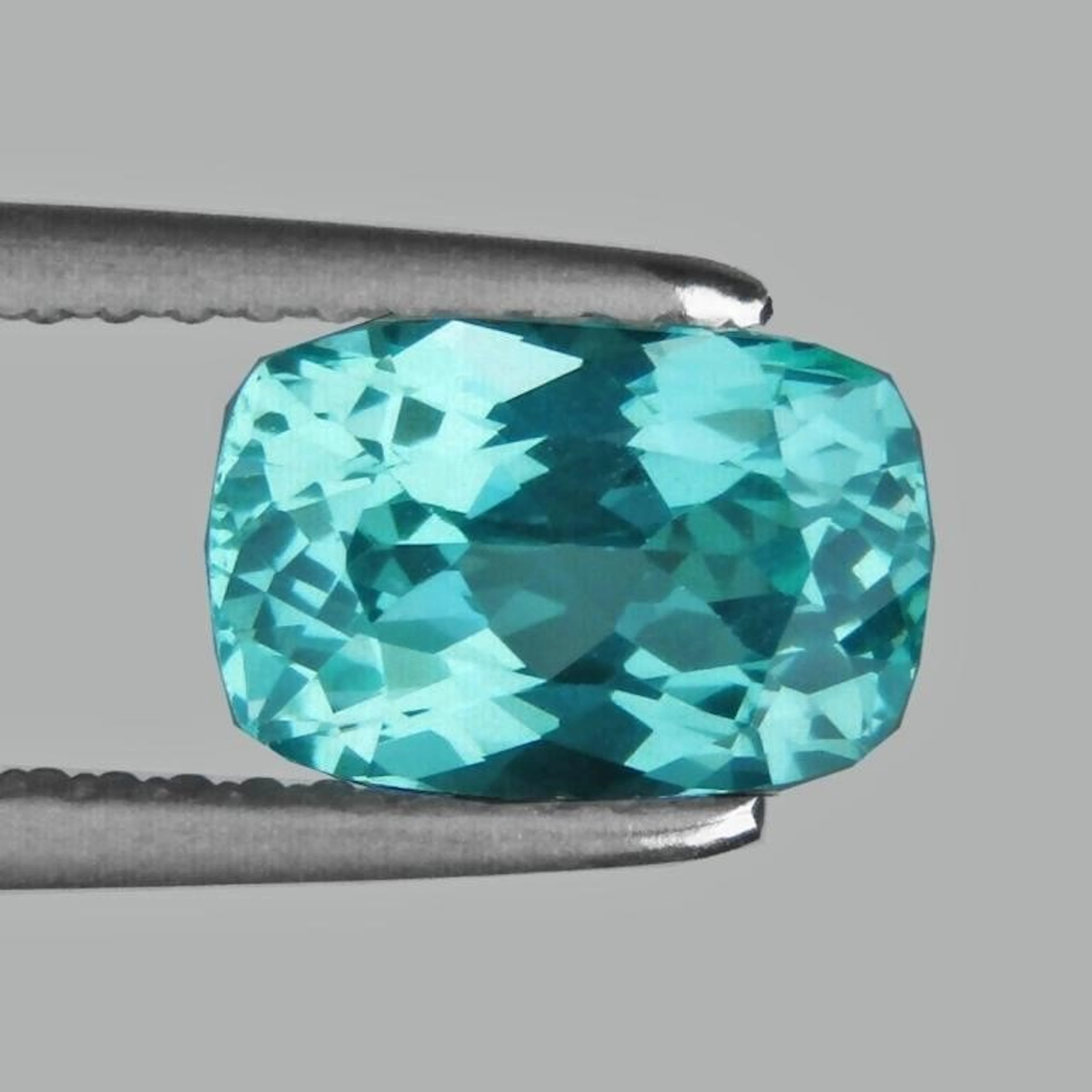 Natural Paraiba Green Blue Apatite {VVS}