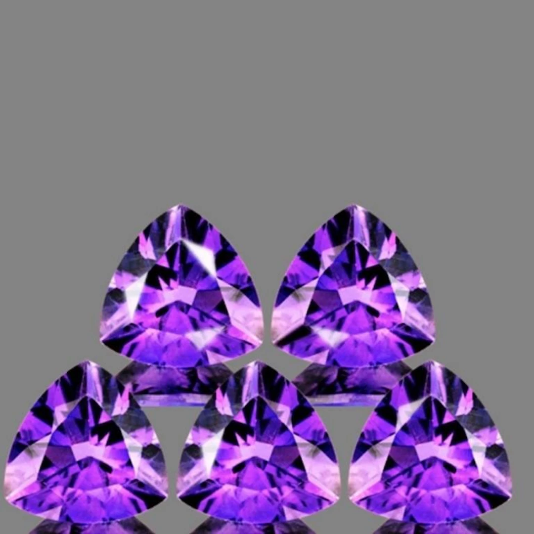 Natural Trillion Purple Amethyst [Flawless-VVS]