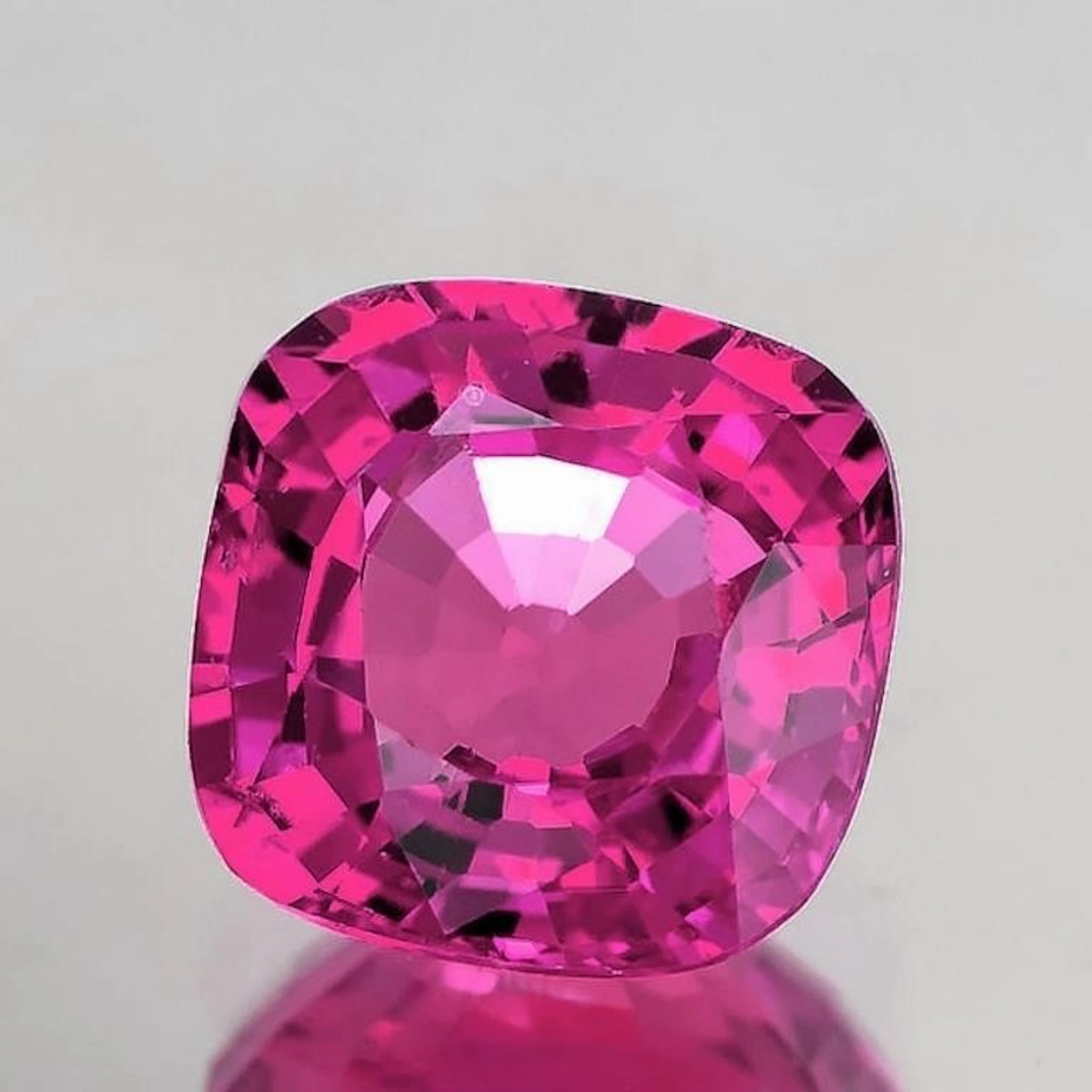 Natural Cushion Pink Sapphire [Flawless-VVS]