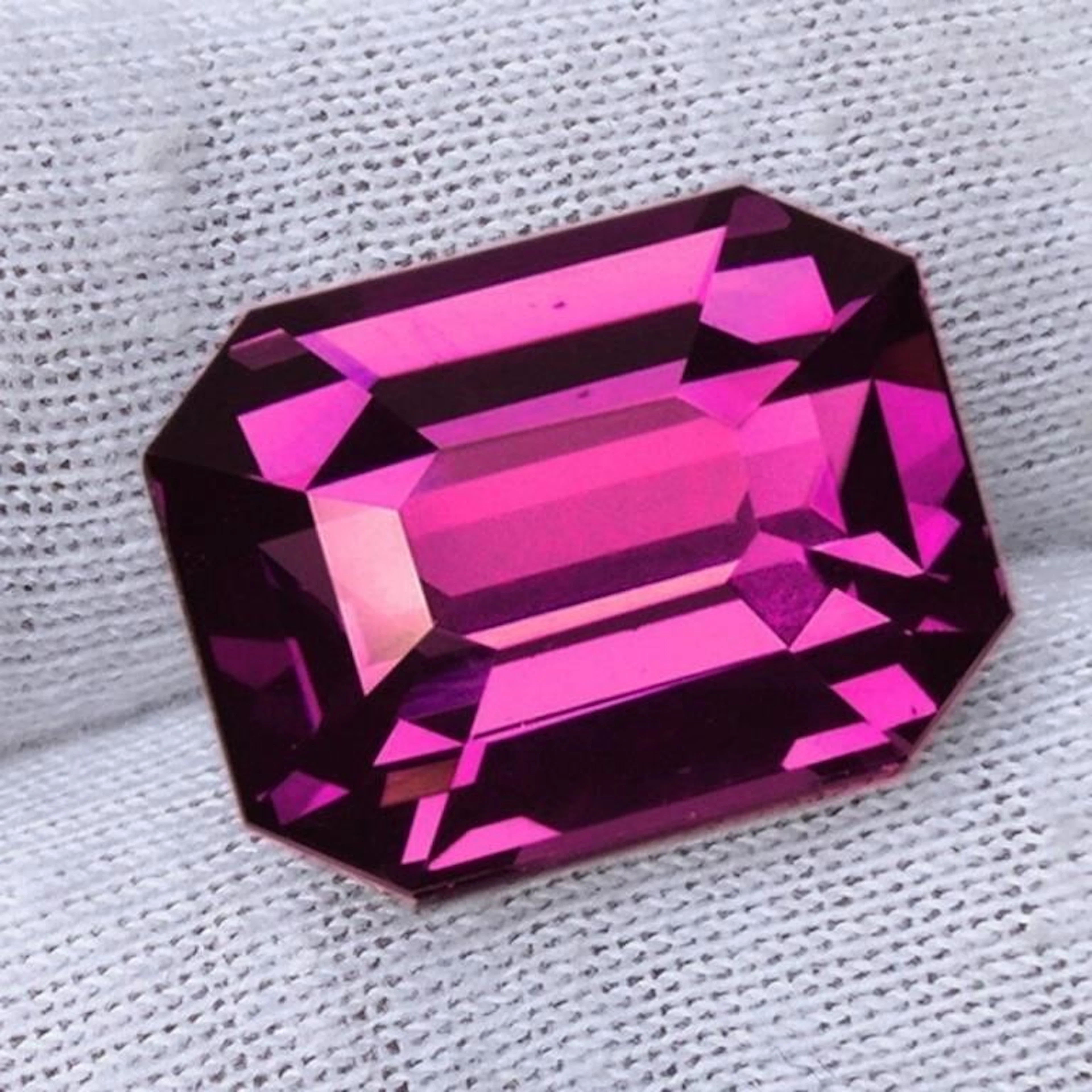 Natural Red Purple Spinel [Flawless-VVS]