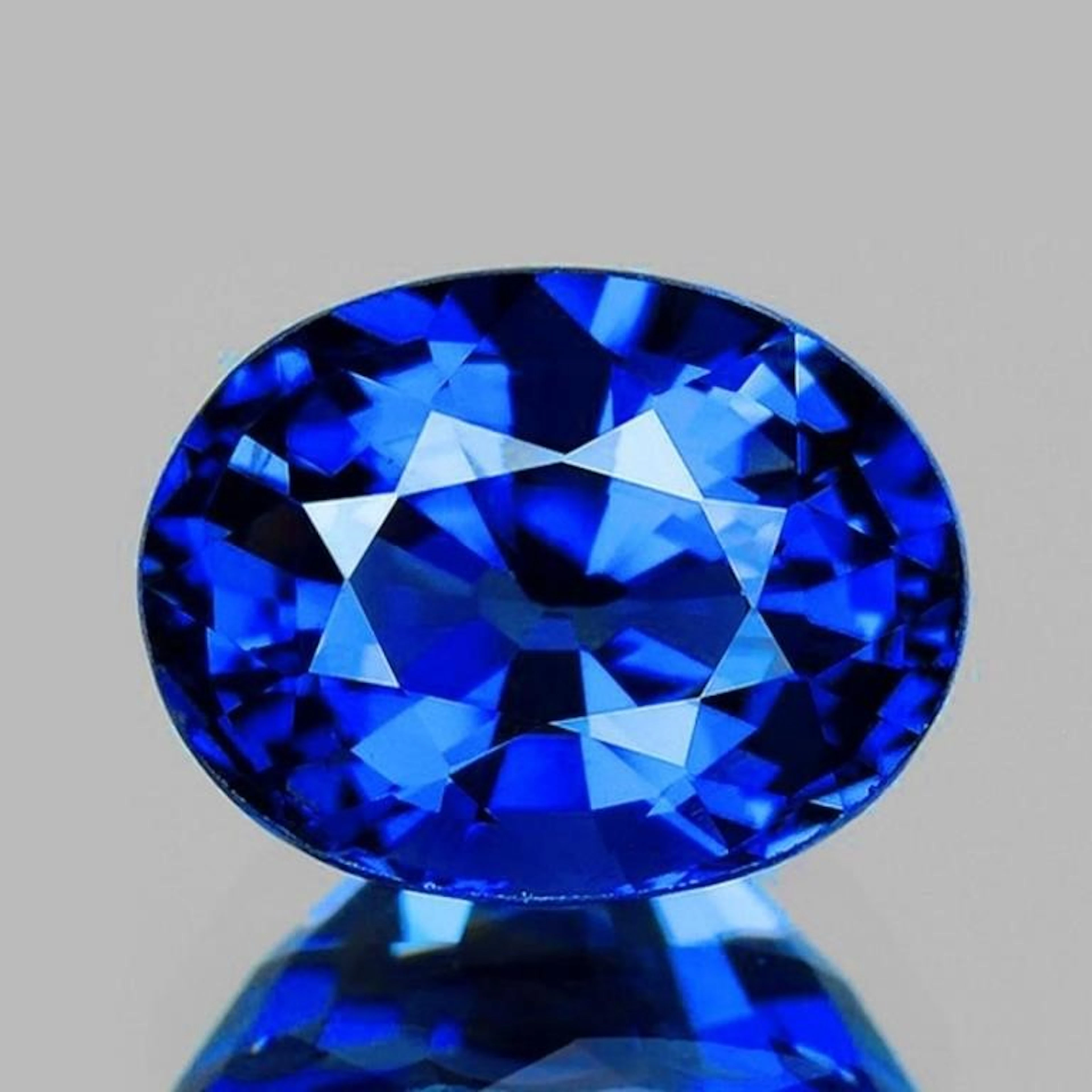 Natural Oval Blue Sapphire [Flawless-VVS]