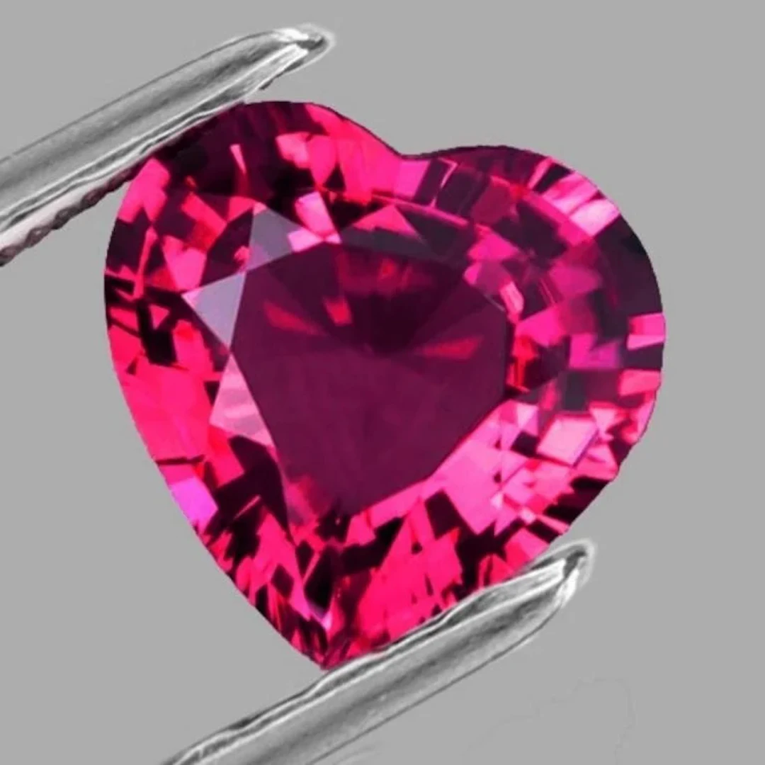 Natural Intense Pink Heart Tourmaline [VVS]