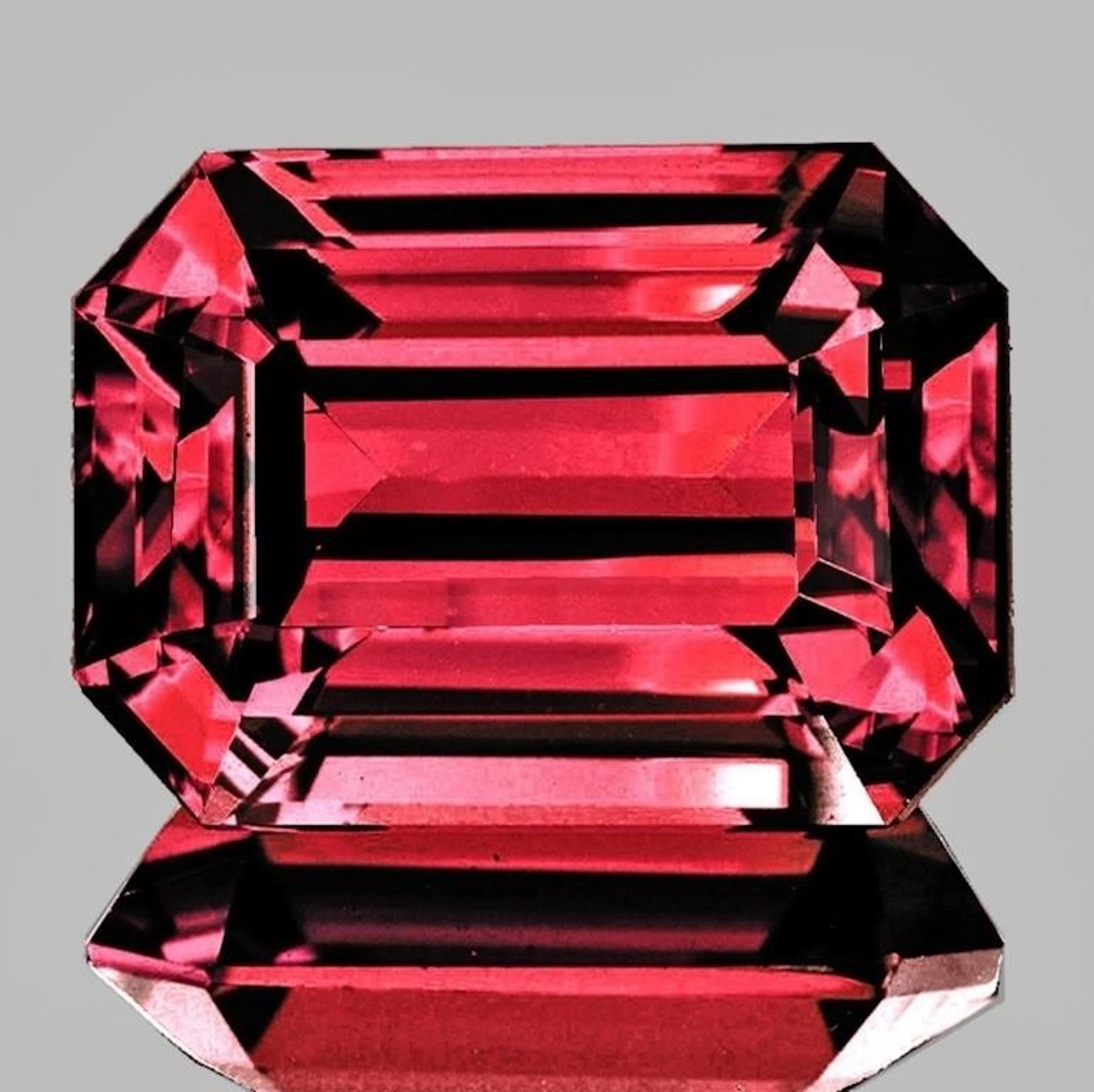 Natural Pink Red Rhodolite Garnet{Flawless-VVS1}
