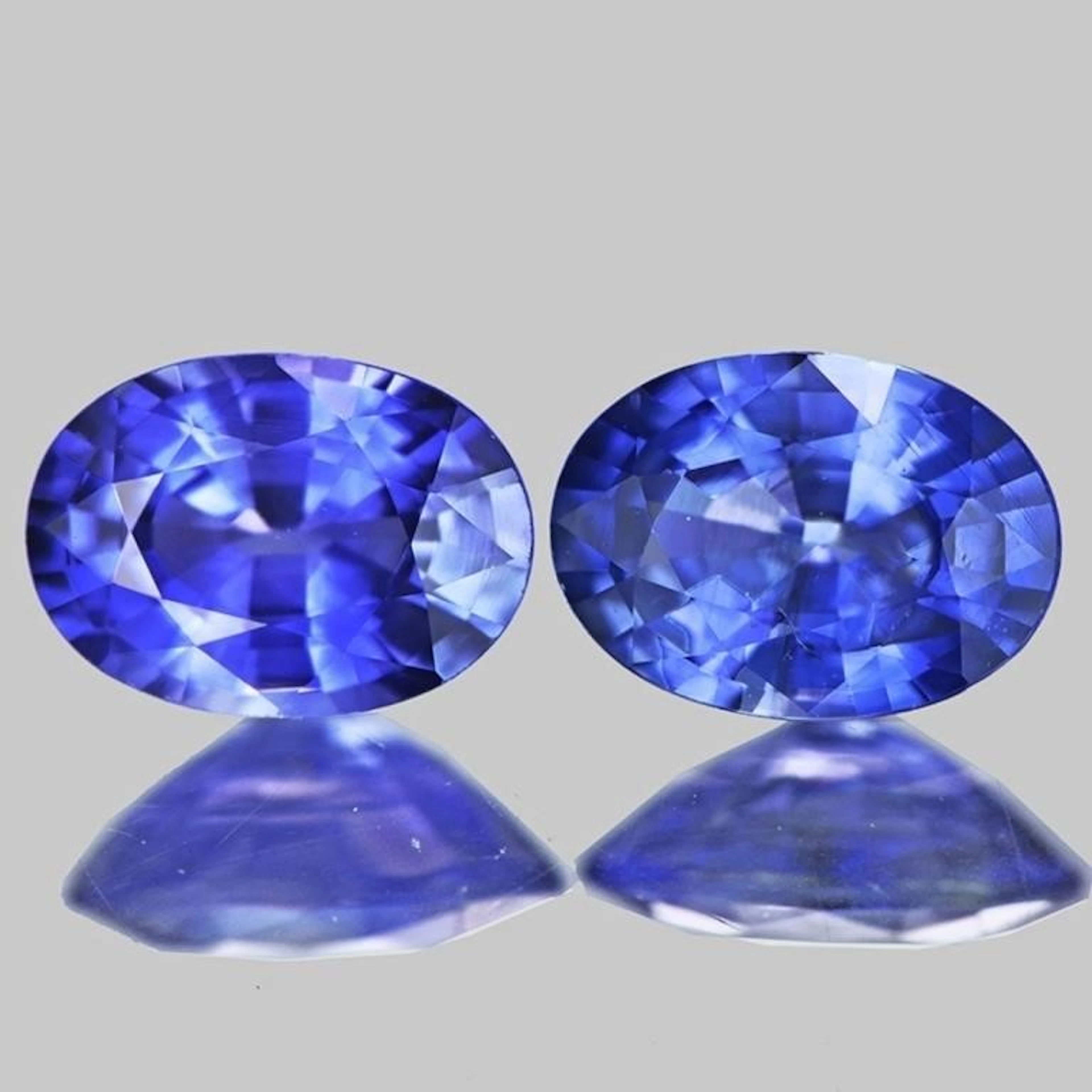 Natural Blue Sapphire Pair {Flawless-VVS}