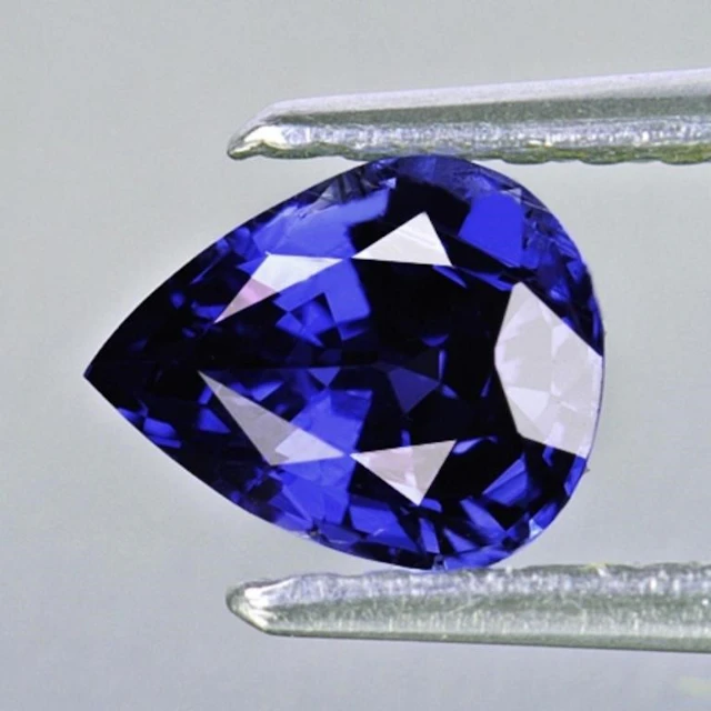 Natural Violet Blue Sapphire {Flawless-VVS}