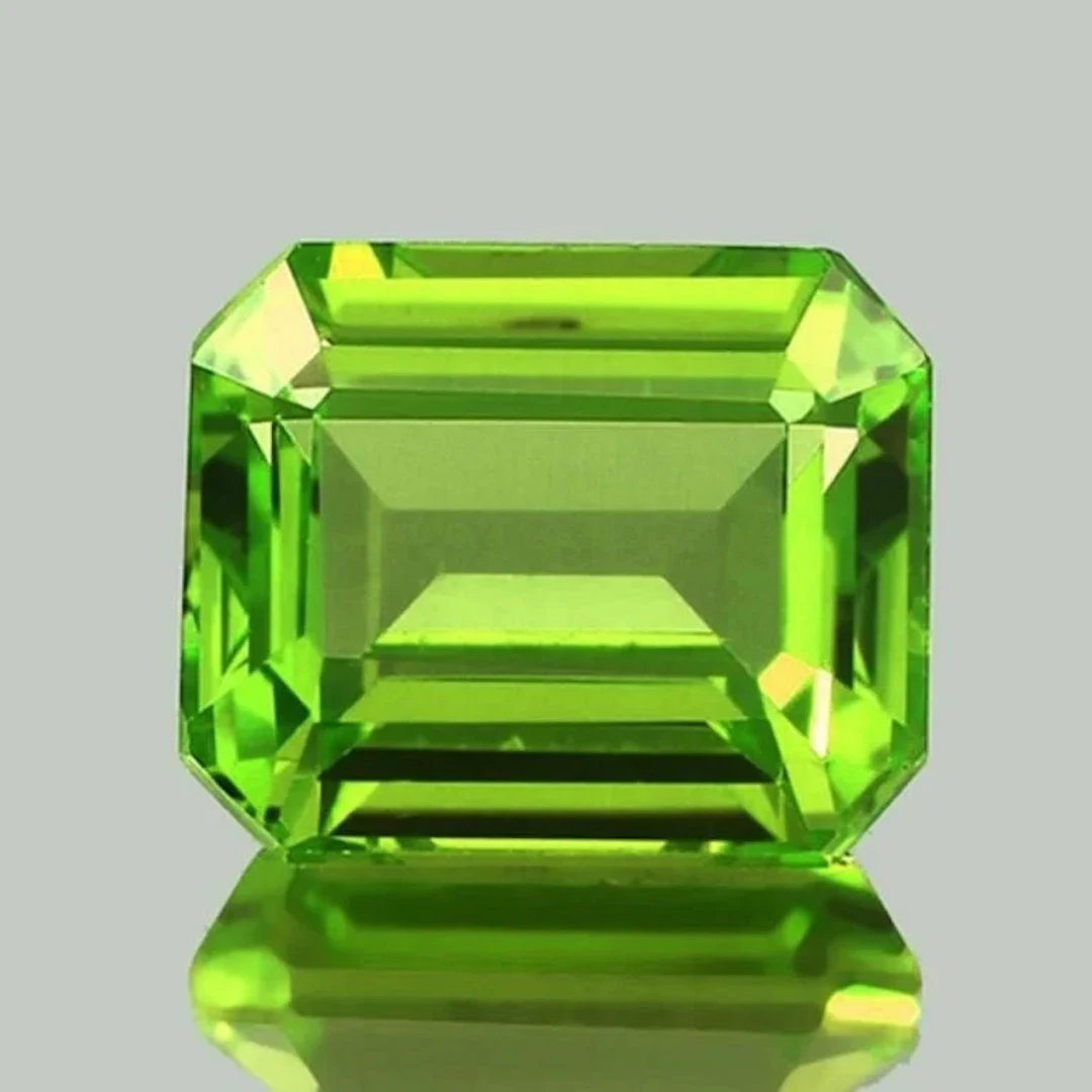 Natural Octagon Green Tourmaline [VVS]