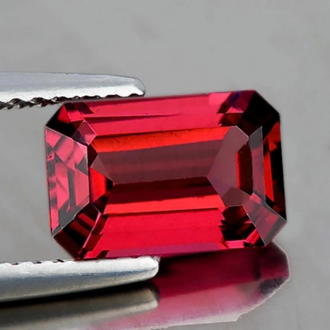 Natural Raspberry Pink Rhodolite Garnet [Flawless-