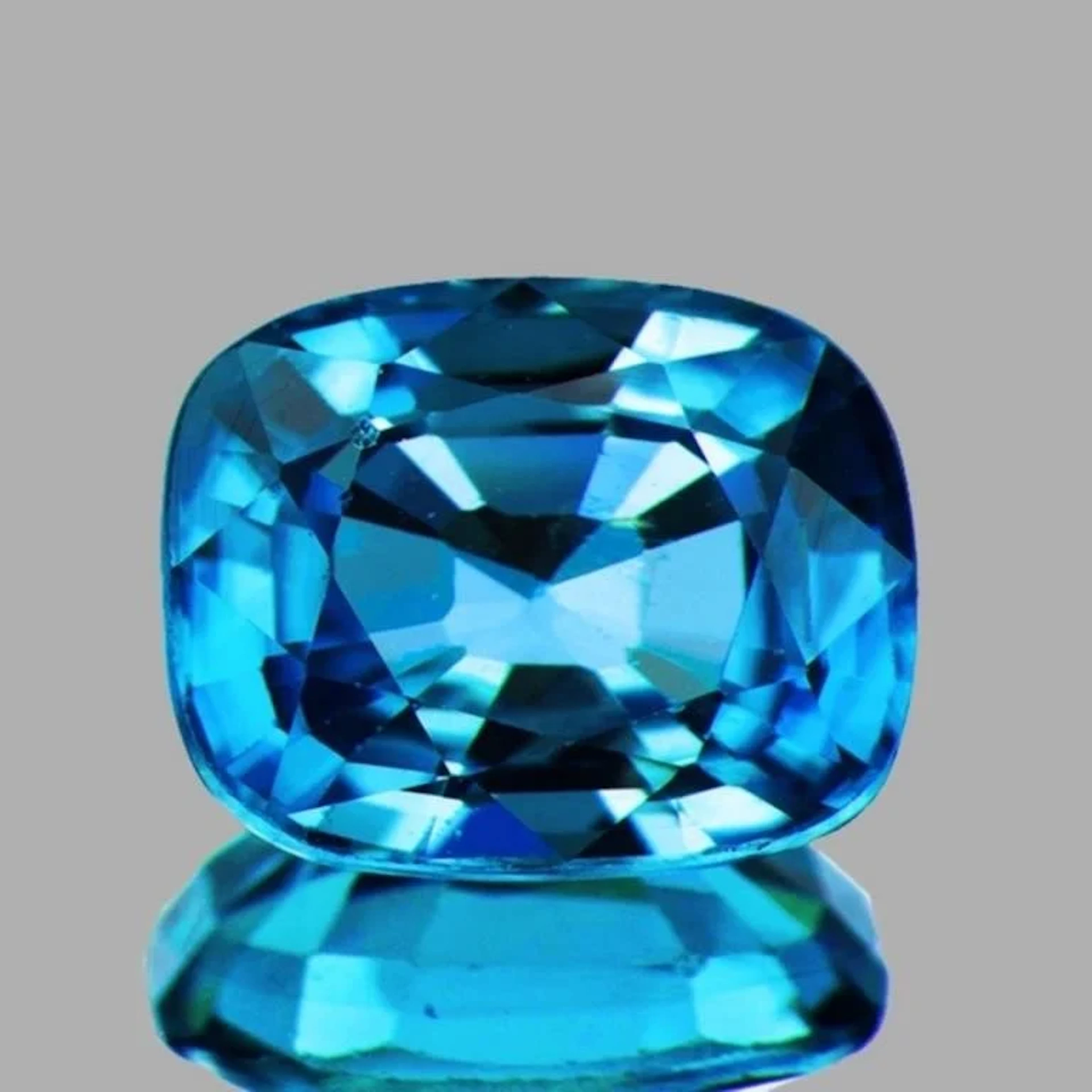 Natural Electric Blue Zircon 4.18 Cts [VVS]