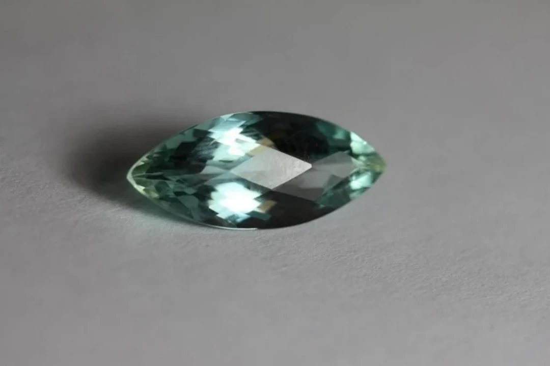 Natural Sky Blue Aquamarine 8.01 Cts {Flawless-VVS