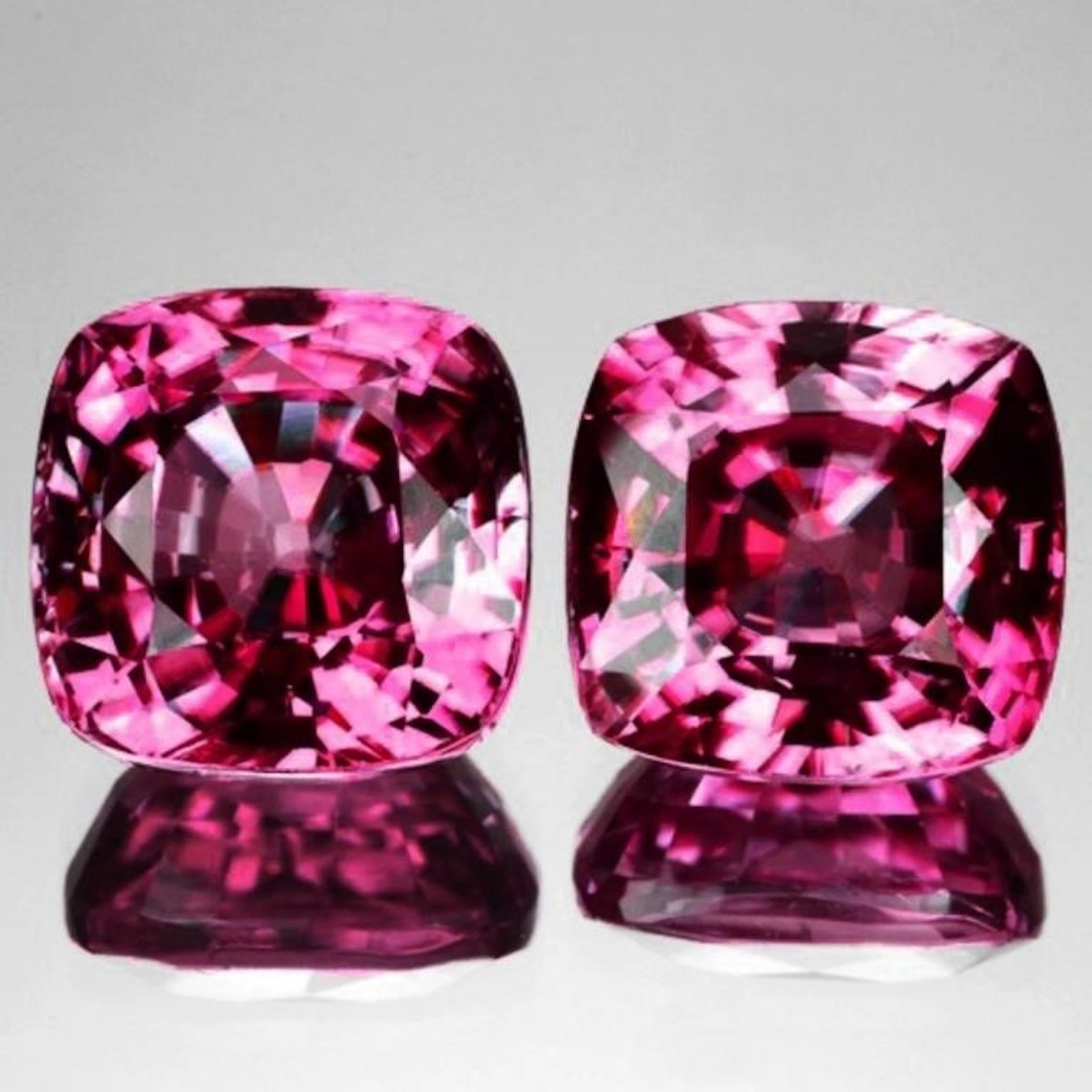 Natural Red Pink Sapphire Pair {Flawless-VVS}