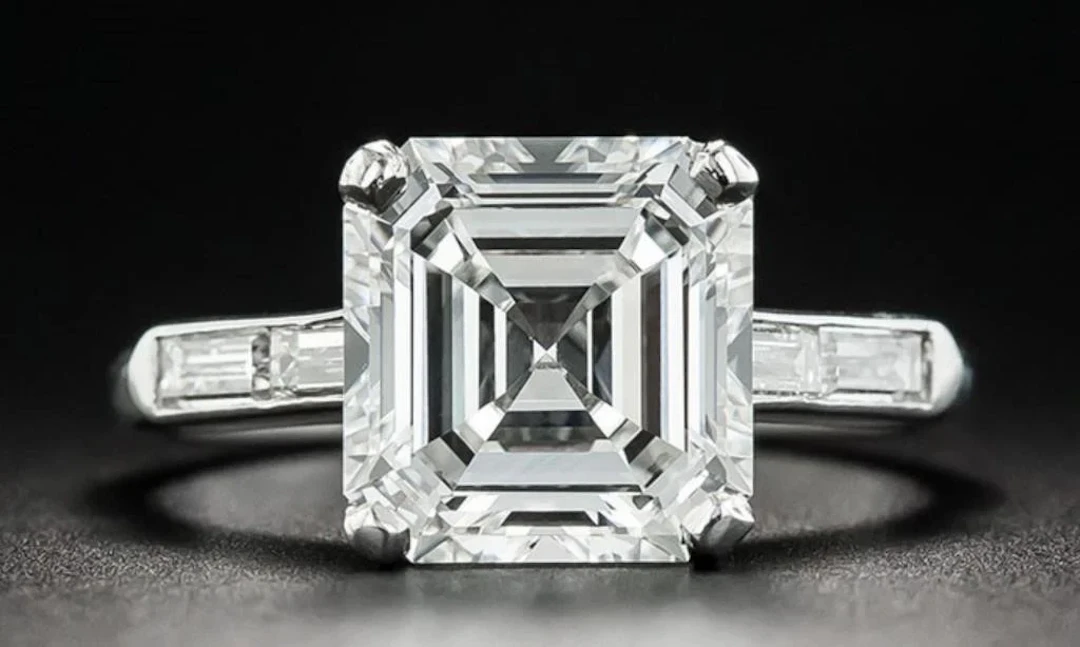 Gold & White Diamond 5.17 Carats E/VVS - IGI Certi