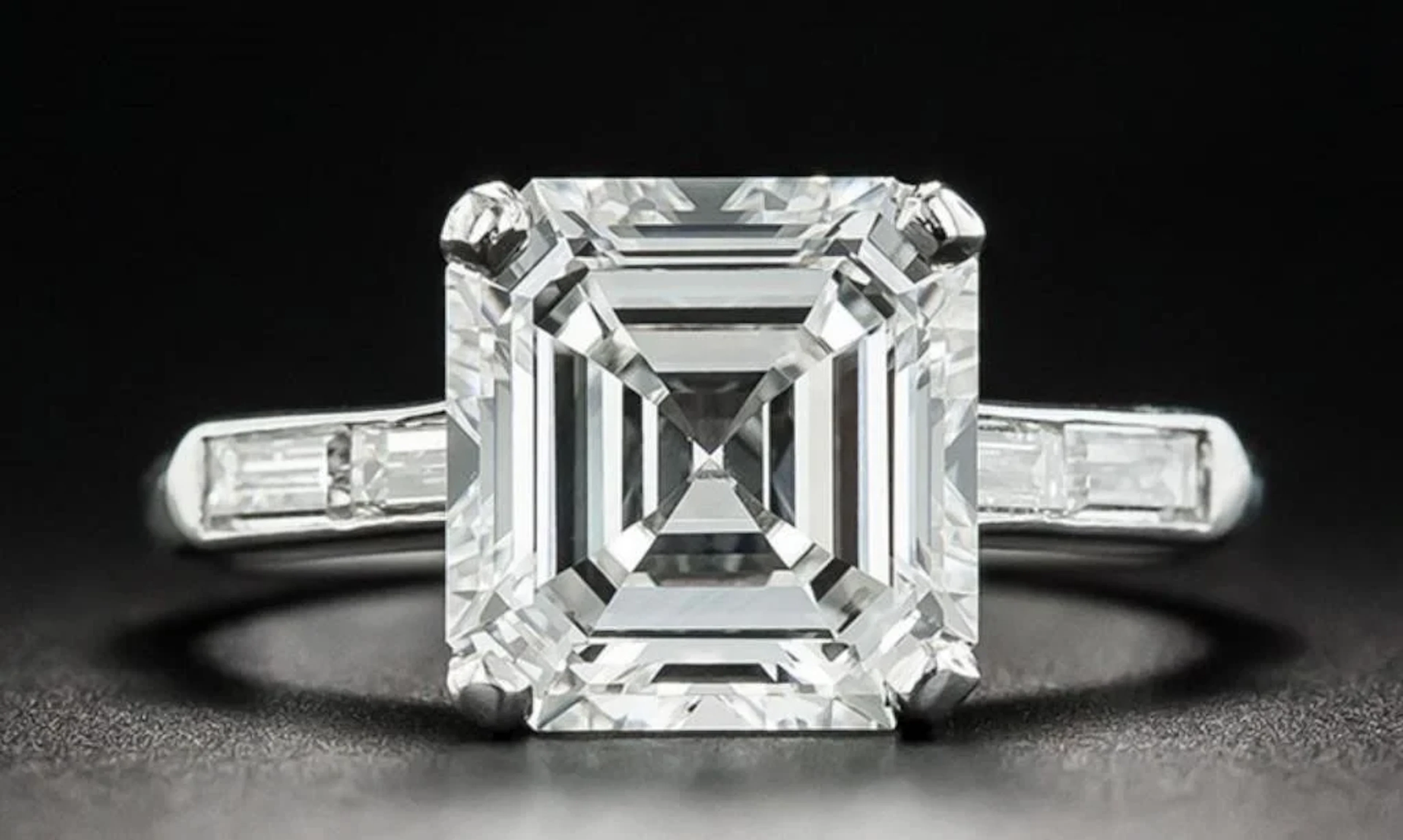 Gold & White Diamond 5.17 Carats E/VVS - IGI Certi