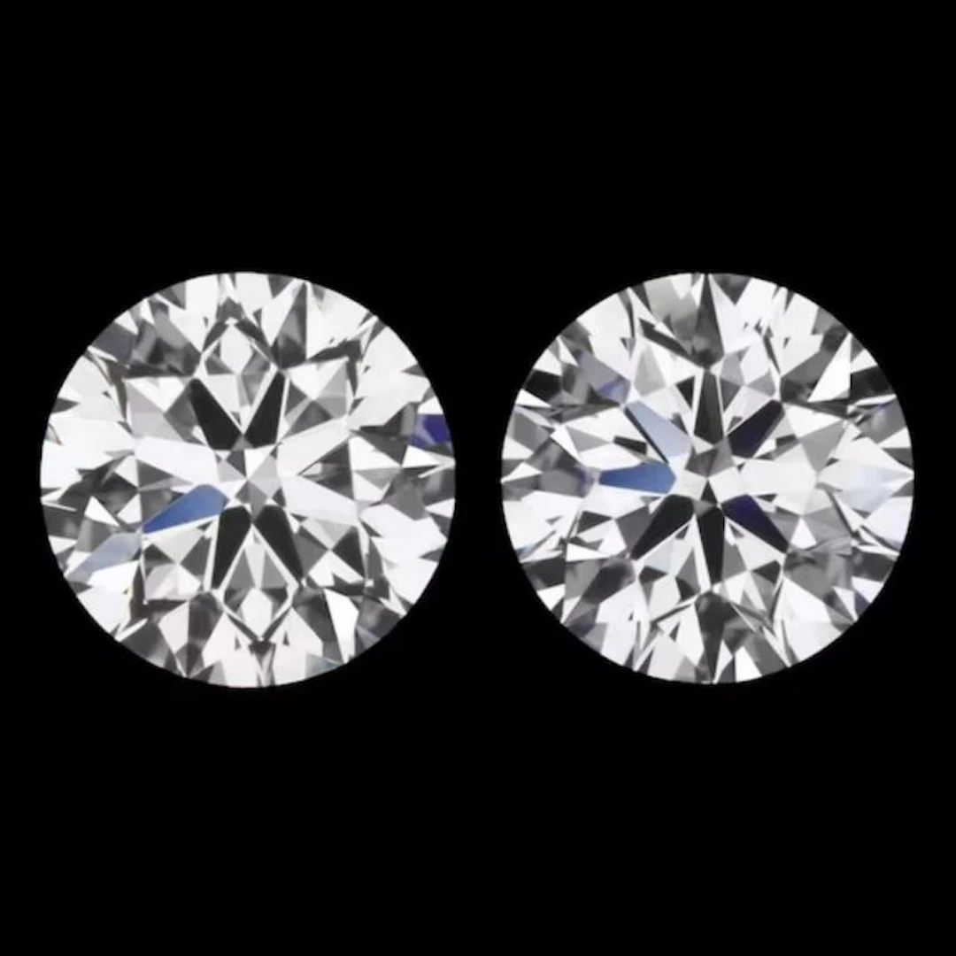White Diamond Pair 2.10 Cts D/VVS - IGI Cerified