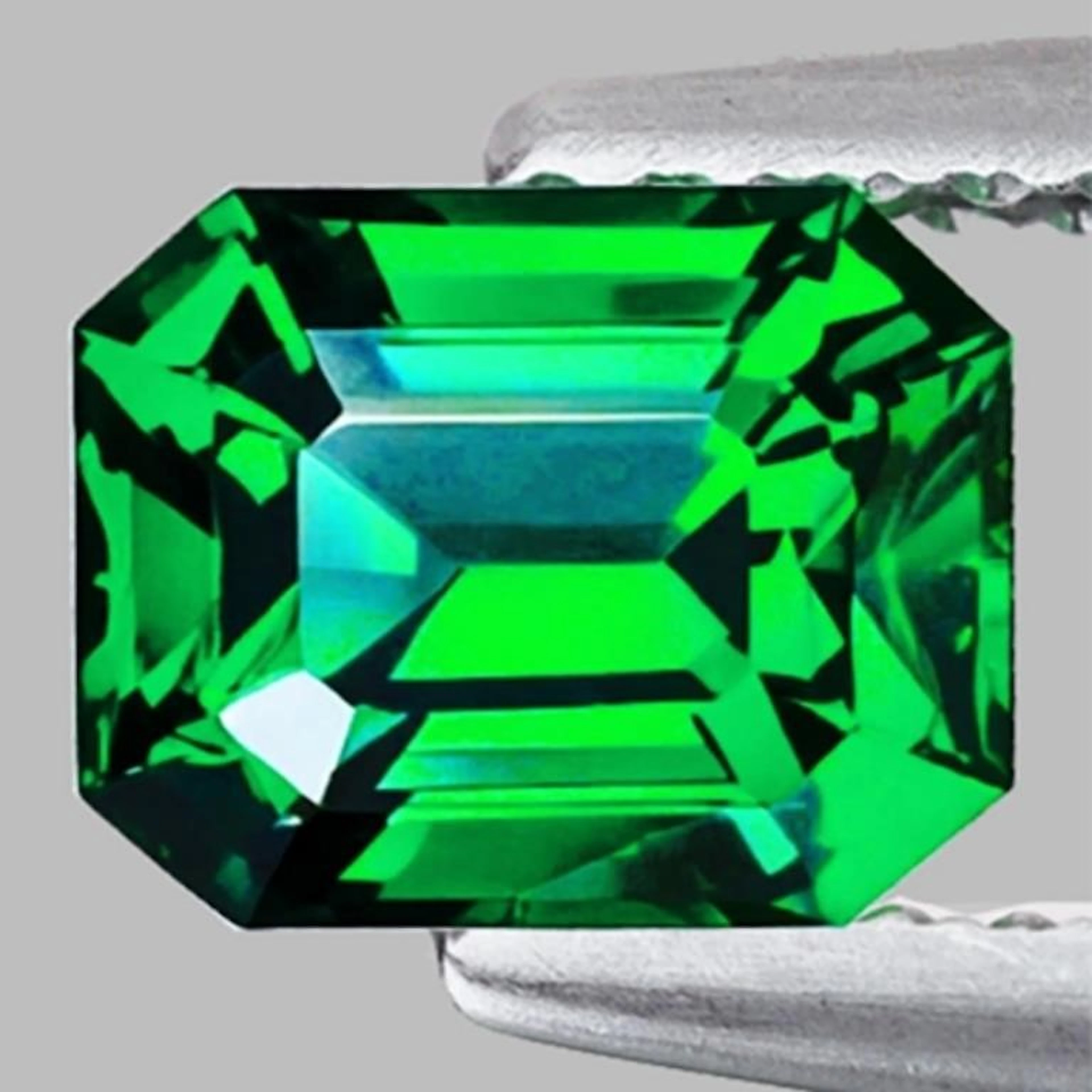 Natural Green Tsavorite Garnet { VVS}