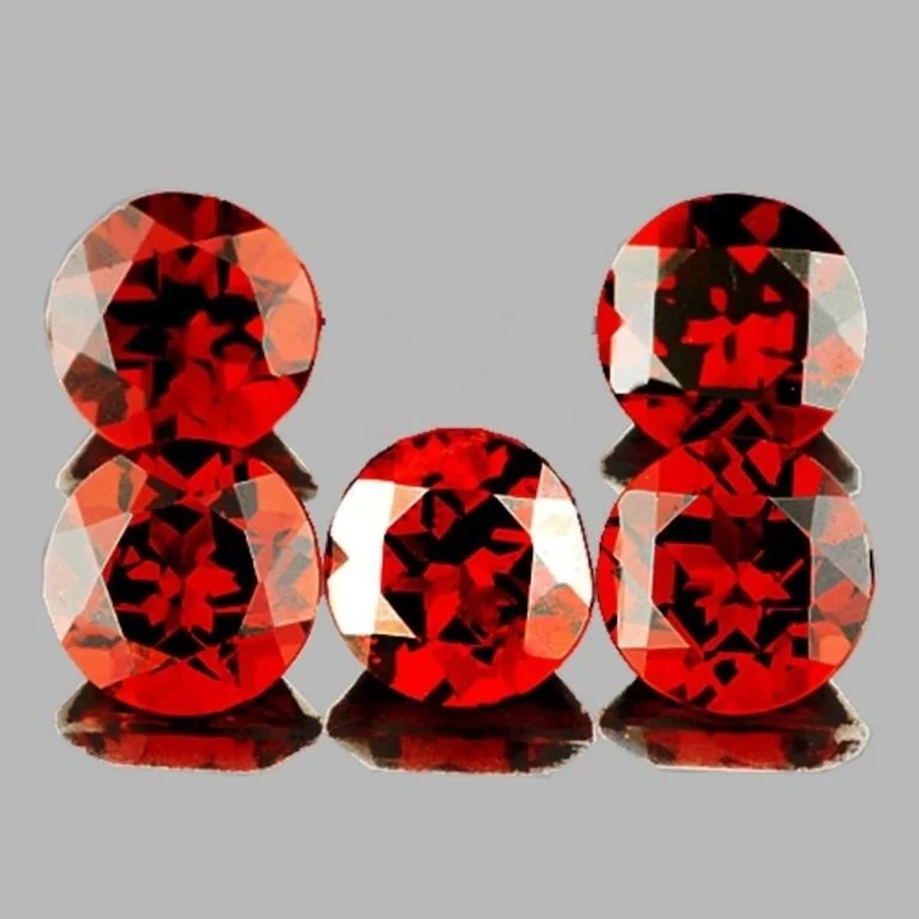 Natural Intense Red Mozambique Garnet {Flawless-VV