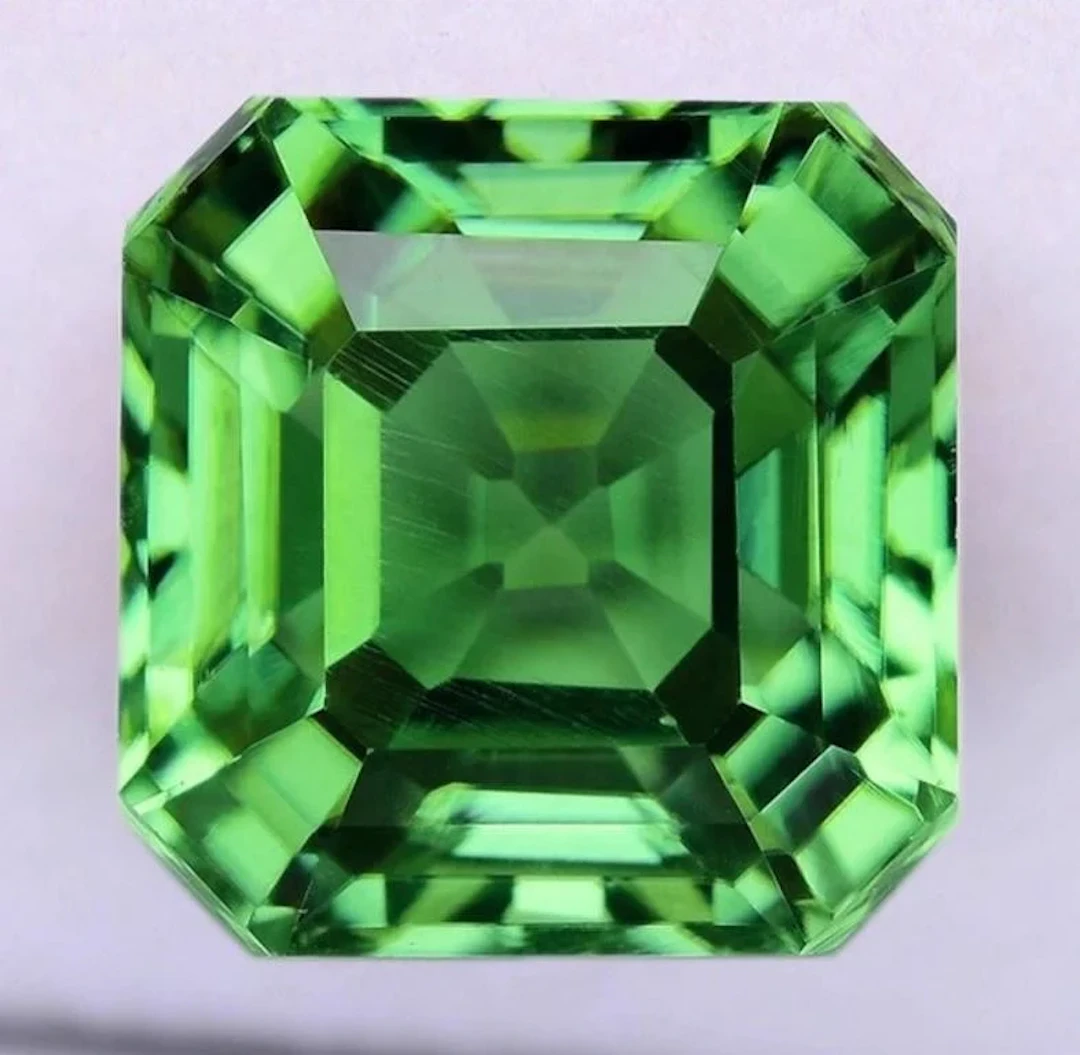 Natural Apple Green Apatite [VVS]