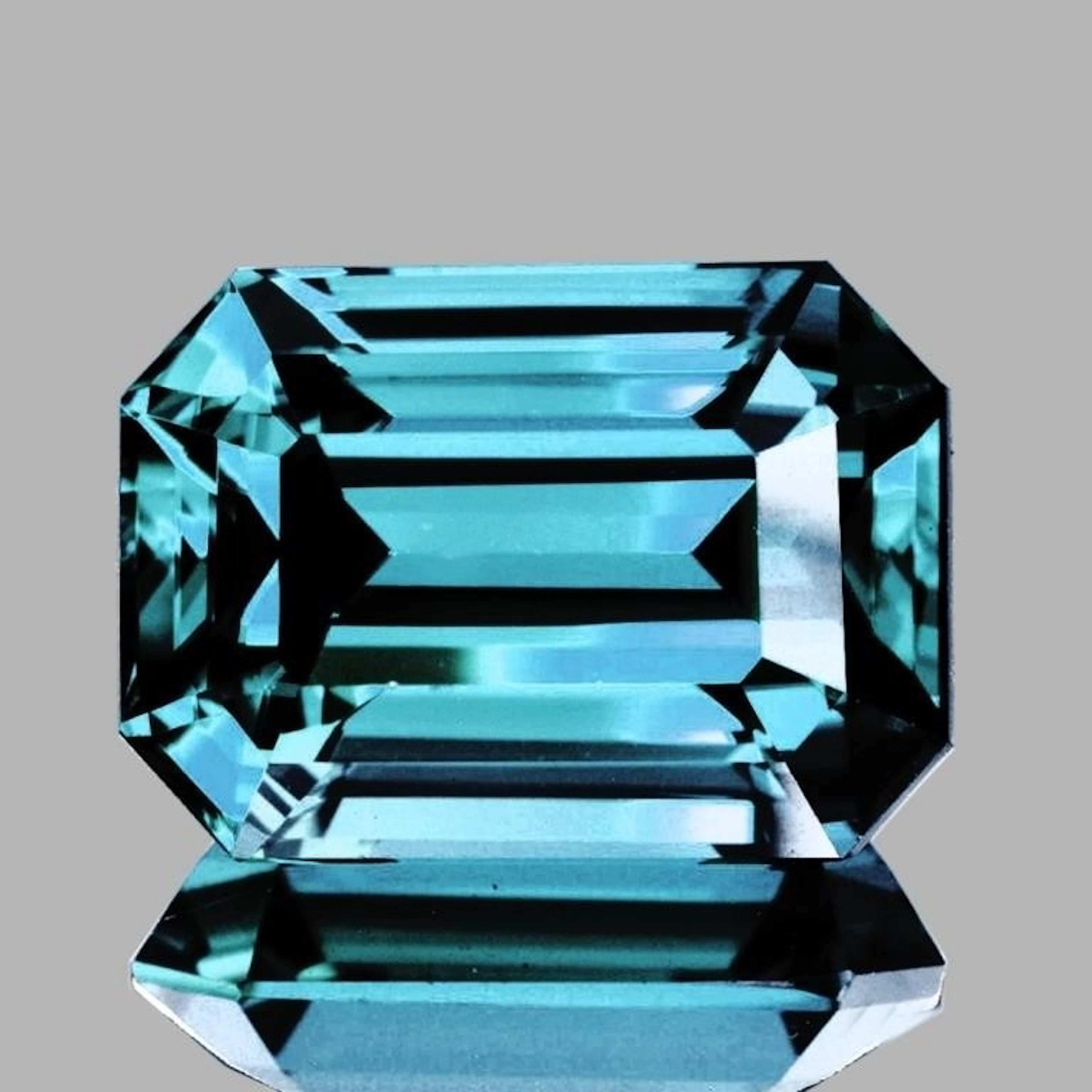 Natural Cambodian Blue Zircon {Flawless-VVS1}