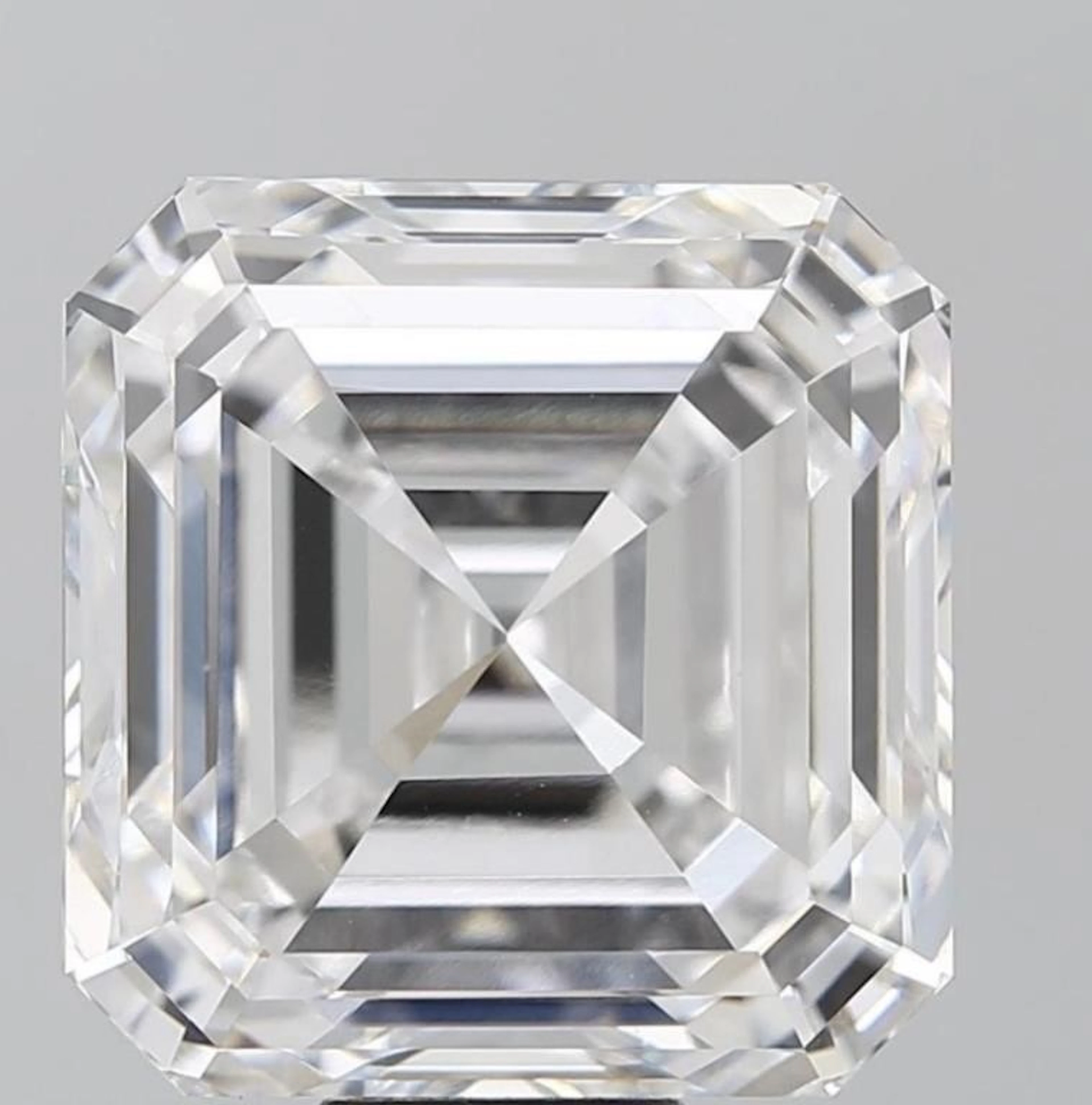 White Asscher Cut Diamond 15.01 Cts - E/VVS - IGI