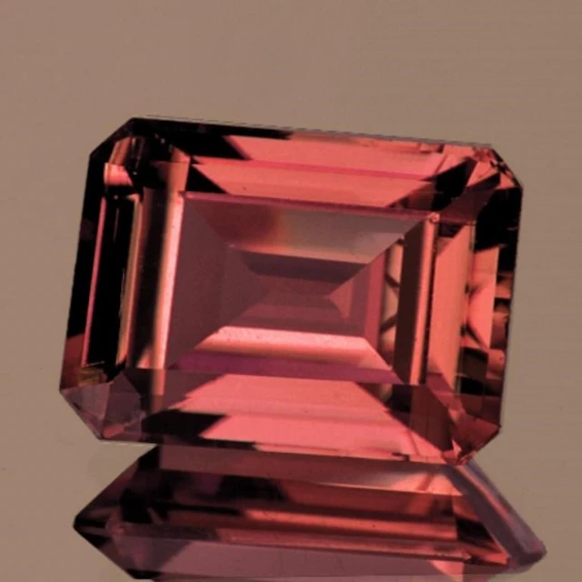 Natural Rare Color Change Garnet {Flawless-VVS}