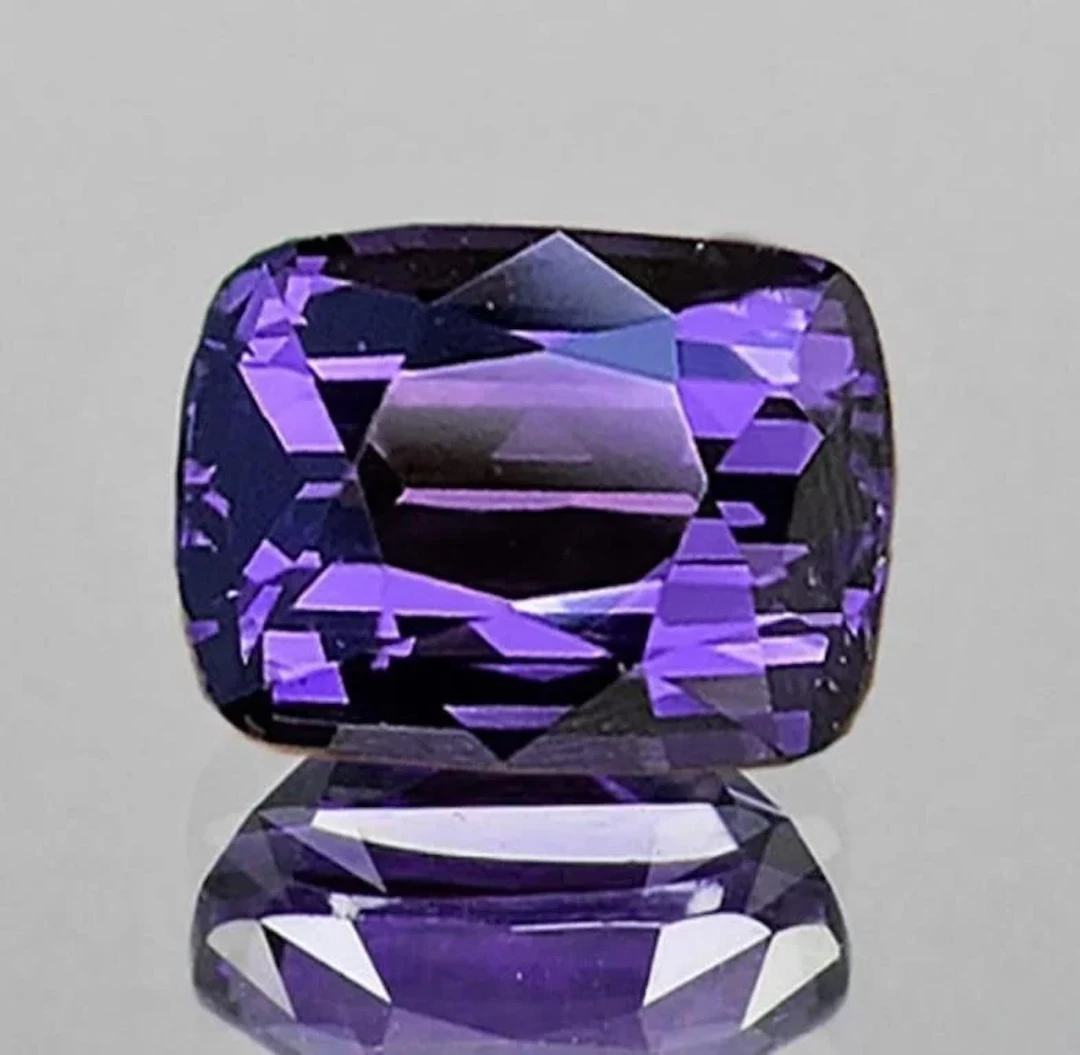Natural Intense Purple Spinel [Flawless-VVS]