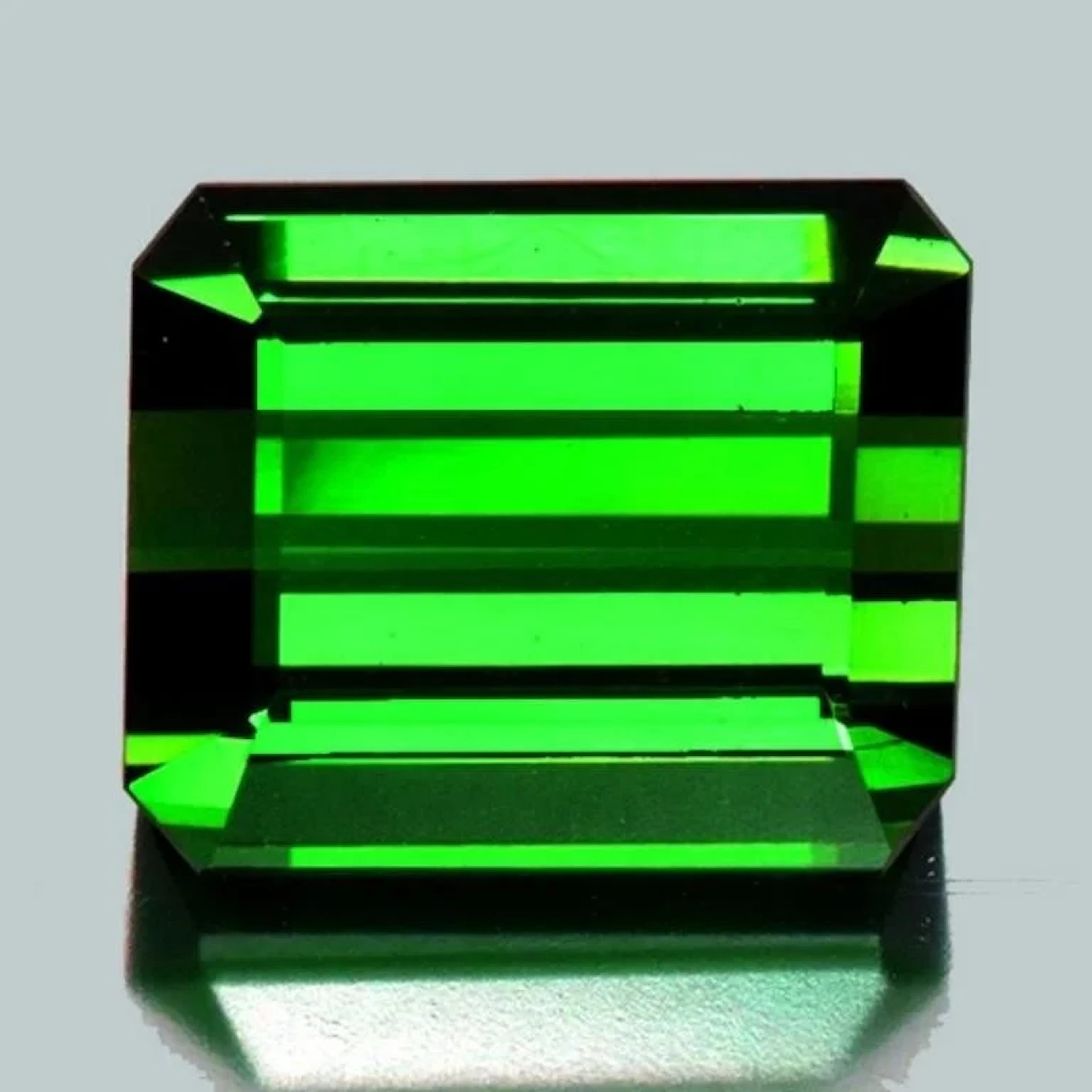 Natural Chrome Green Tourmaline {Flawless-VVS}