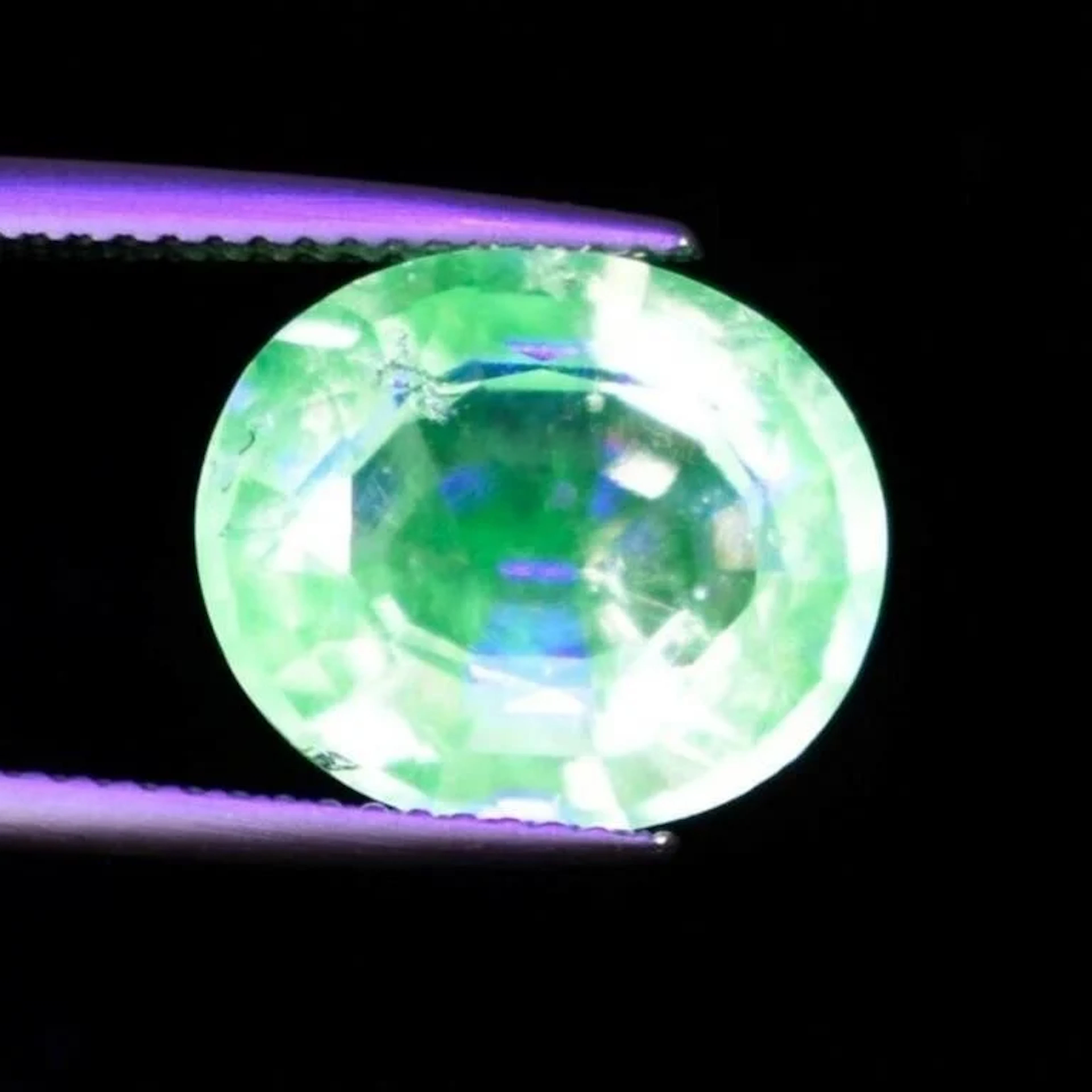 Natural Hyalite Opal (color change)