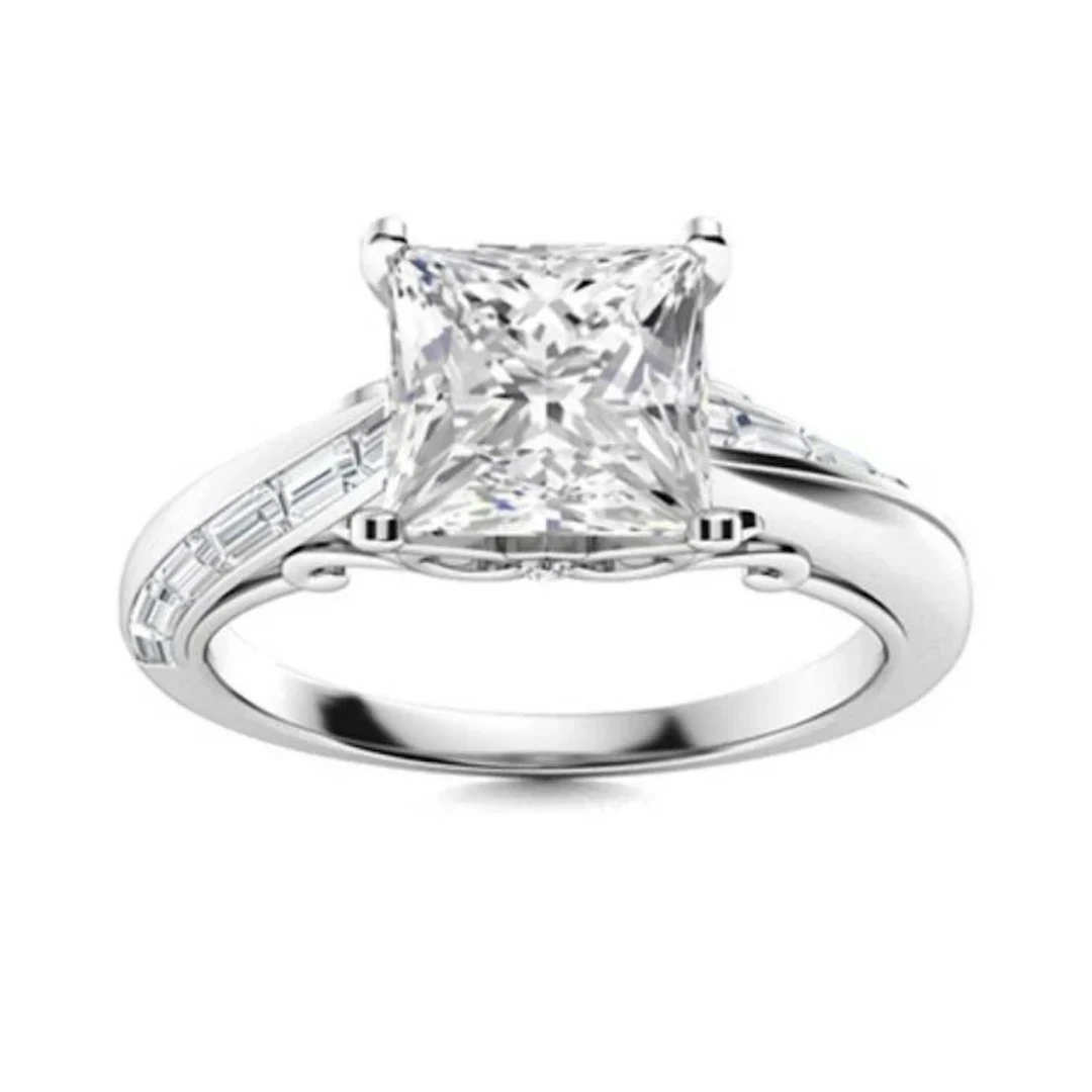 Gold & Brilliant White Diamond 2.50 Cts Ring - E/V