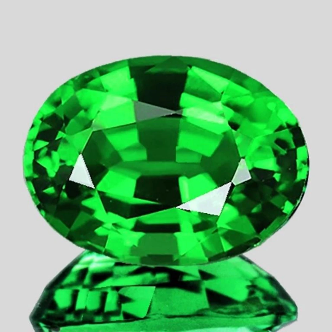 Natural Green Tsavorite Garnet { VVS} Certified