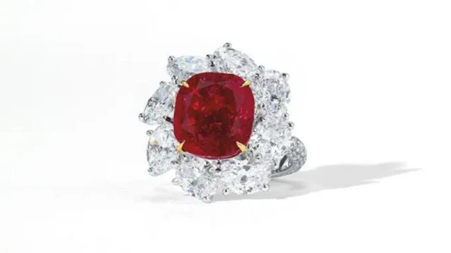 Gold & Pigeon Blood Red Ruby & Diamonds Ring