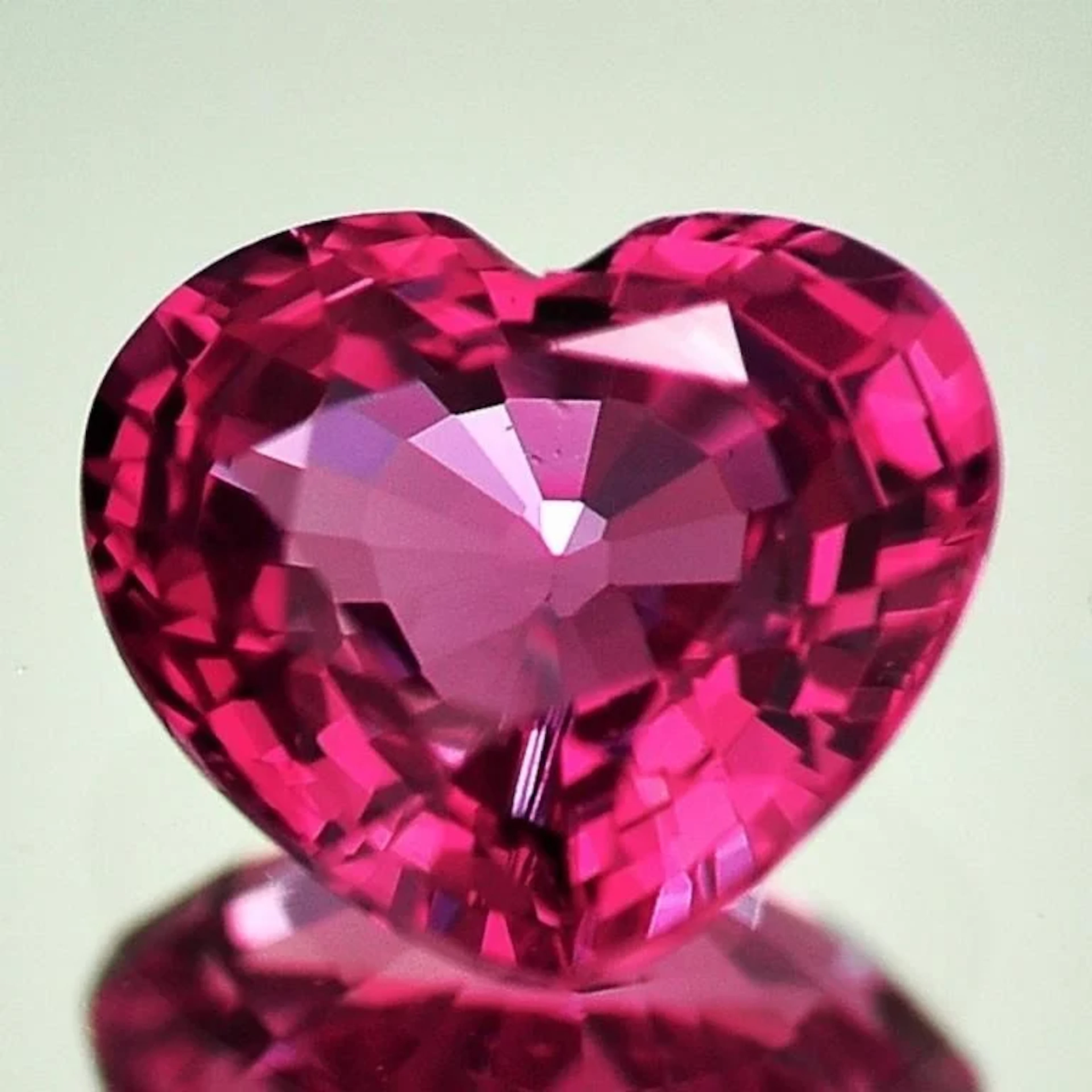 Natural Ceylon Intense Pink Heart Sapphire [Flawle