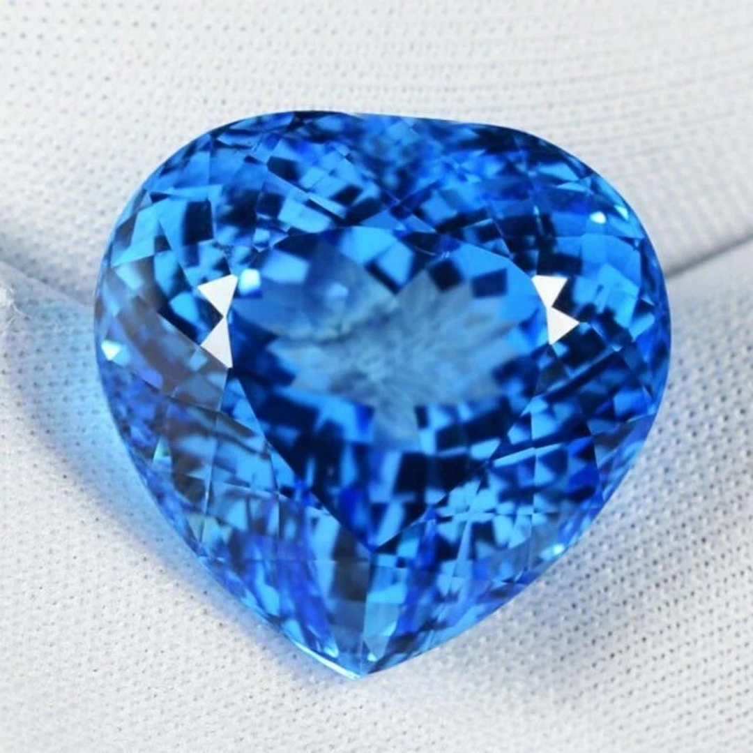 Natural Swiss Blue Topaz [Flawless-VVS]