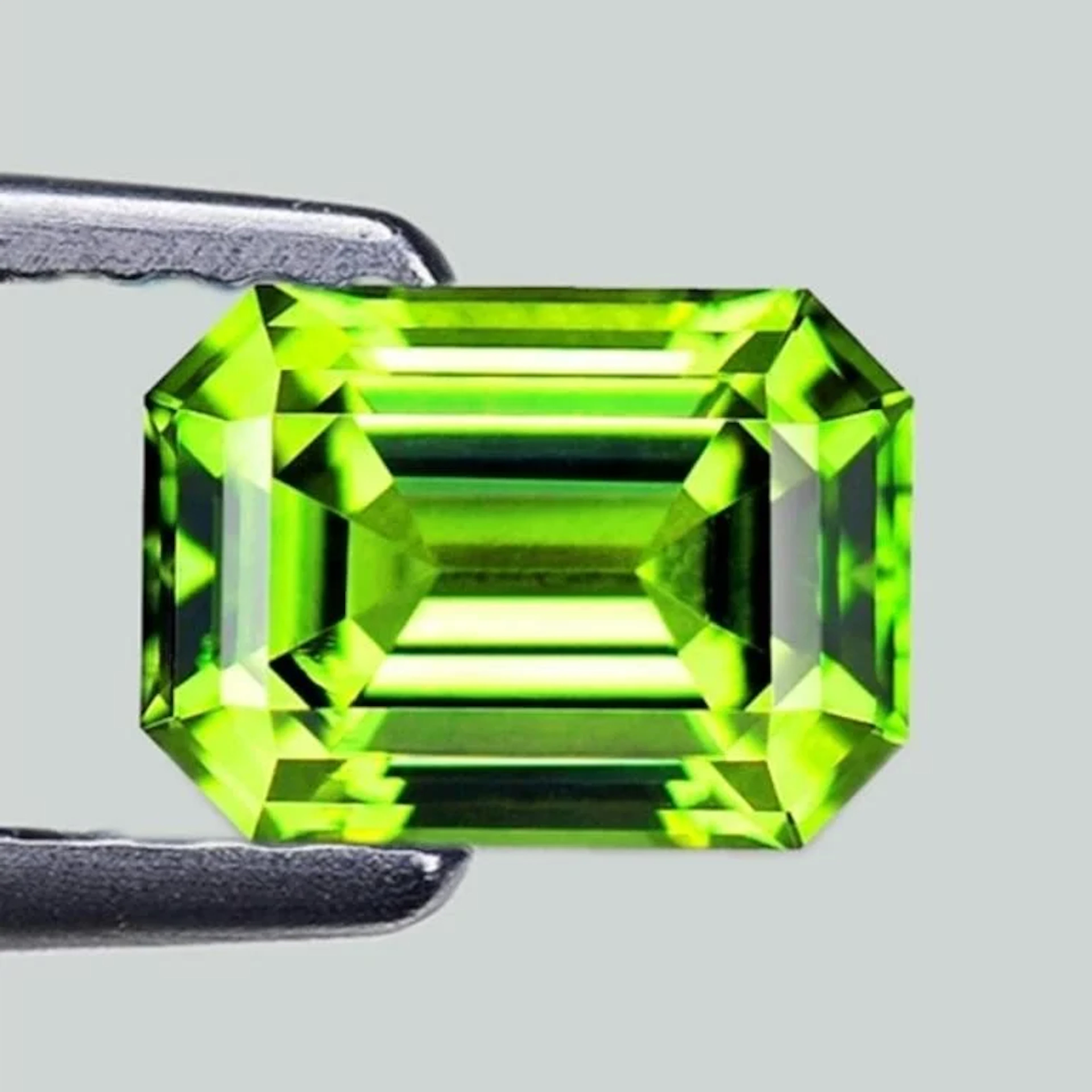 Natural Octagon Green Tourmaline [VVS]