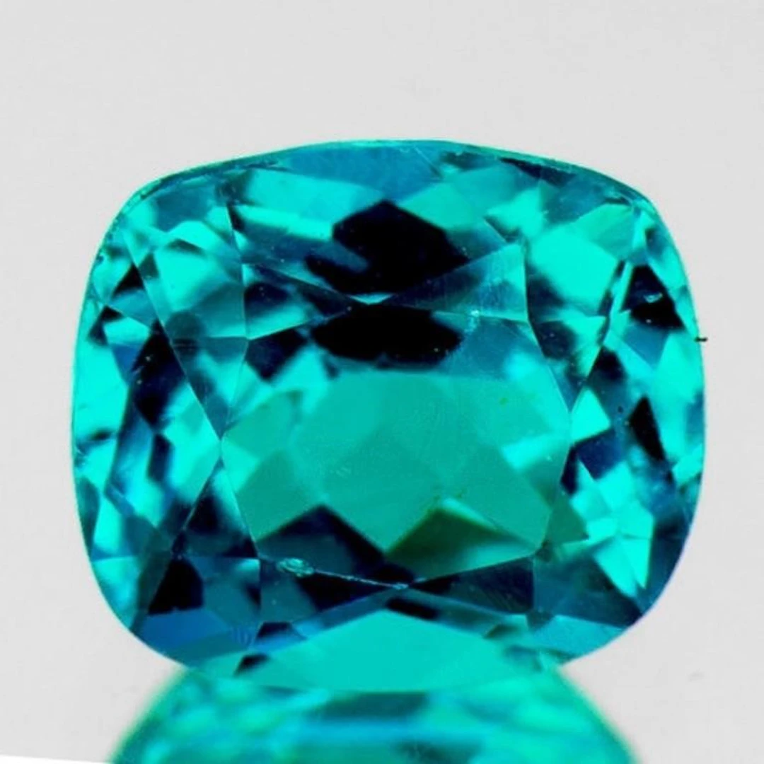 Natural Greenish Blue Apatite [VVS]