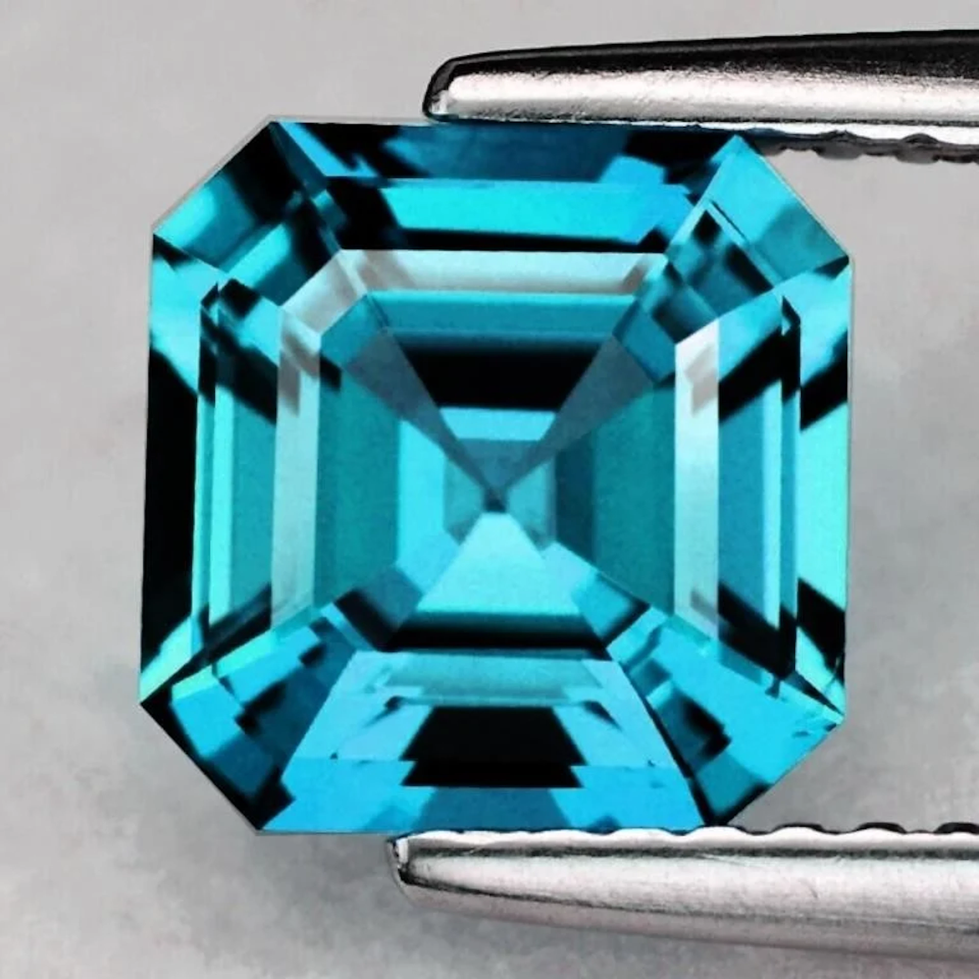 Natural Cambodian Blue Zircon {Flawless-VVS1}