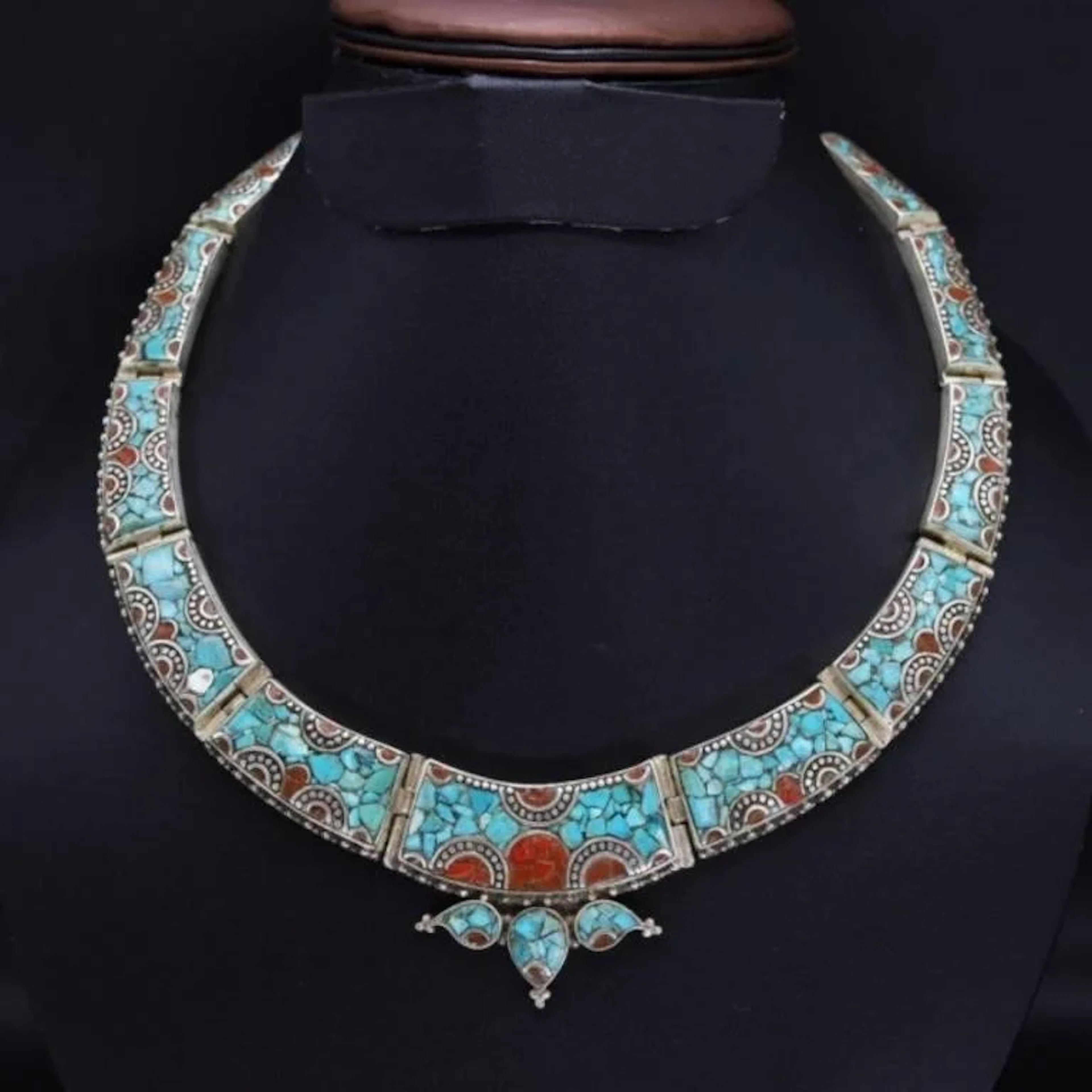 Tibet Natural Stone Tribal Queen Royal Necklace