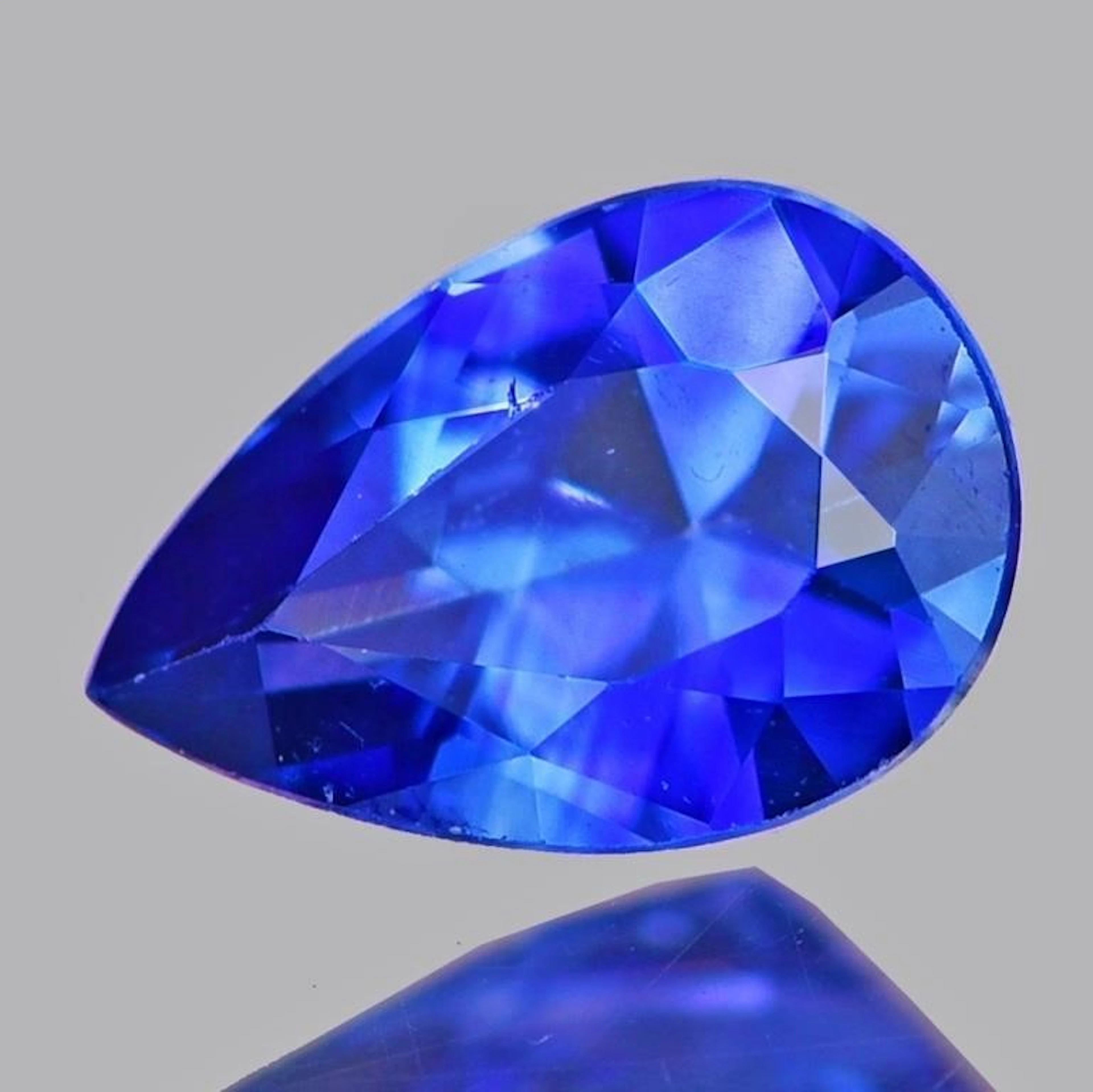 Natural Kashmir Blue Sapphire {Flawless-VVS}