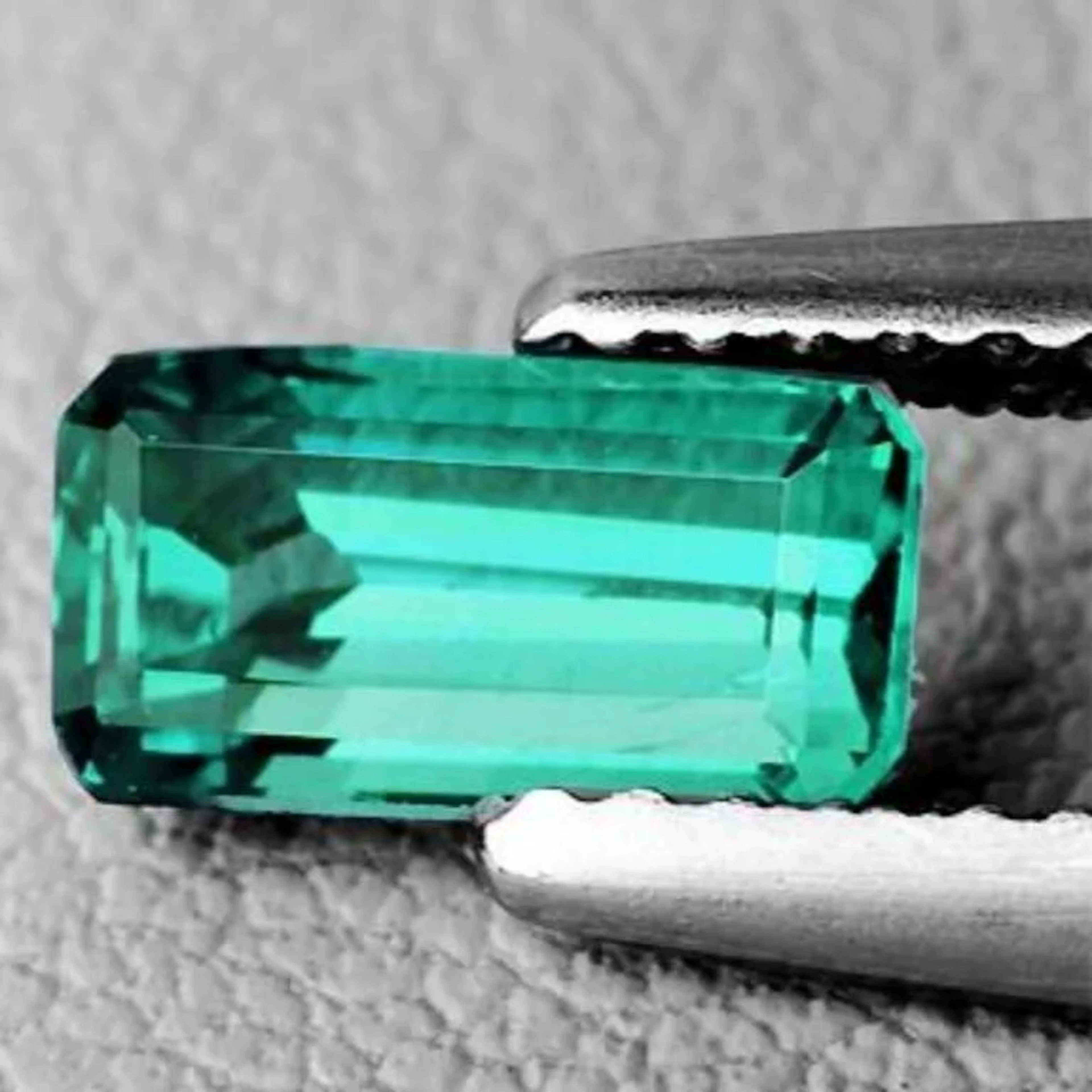 Natural Paraiba Blue Green Apatite [VVS]