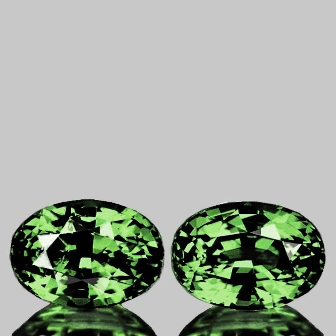 Natural Green Sapphire Pair {Flawless-VVS}