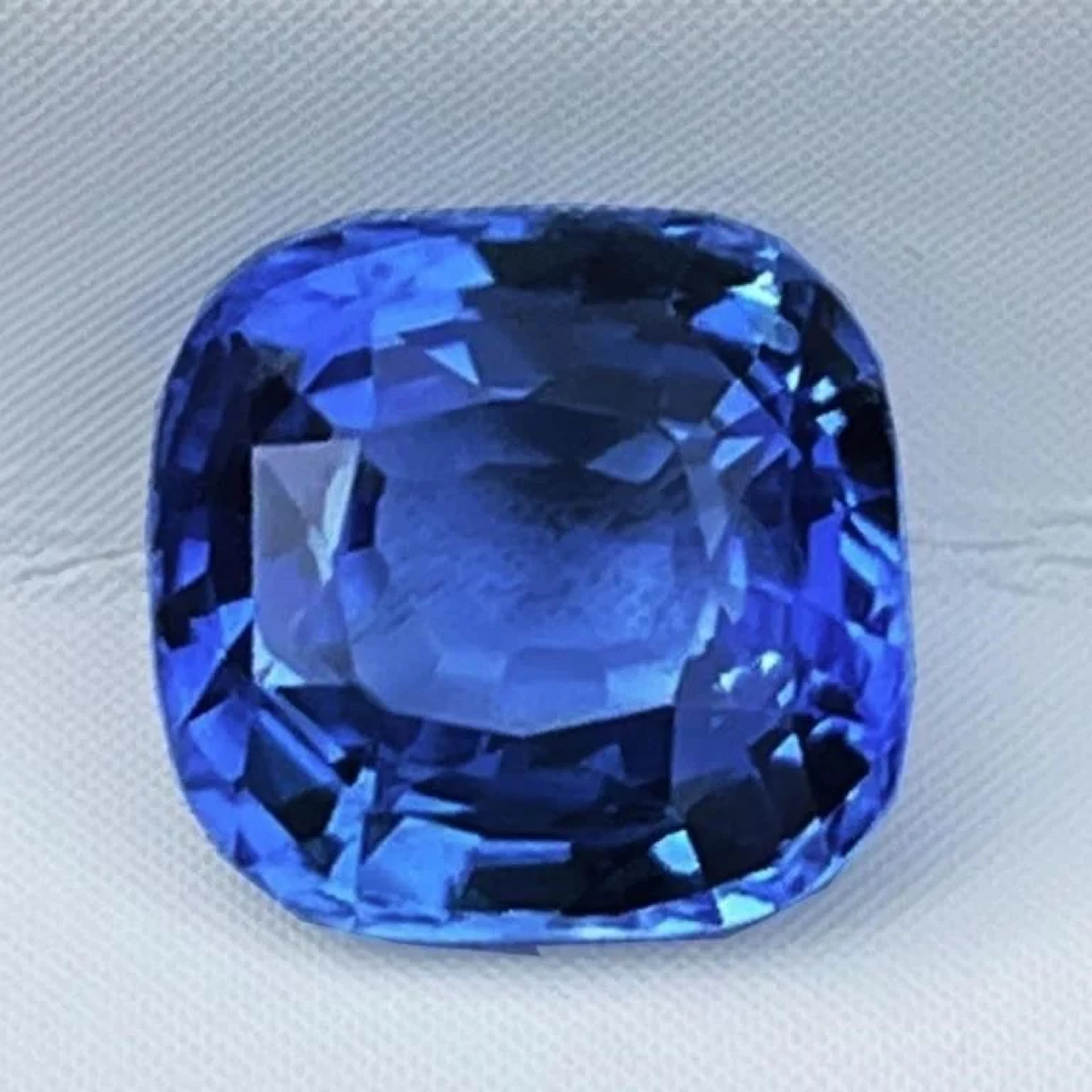 Natural Cushion Ceylon Blue Sapphire { VVS }