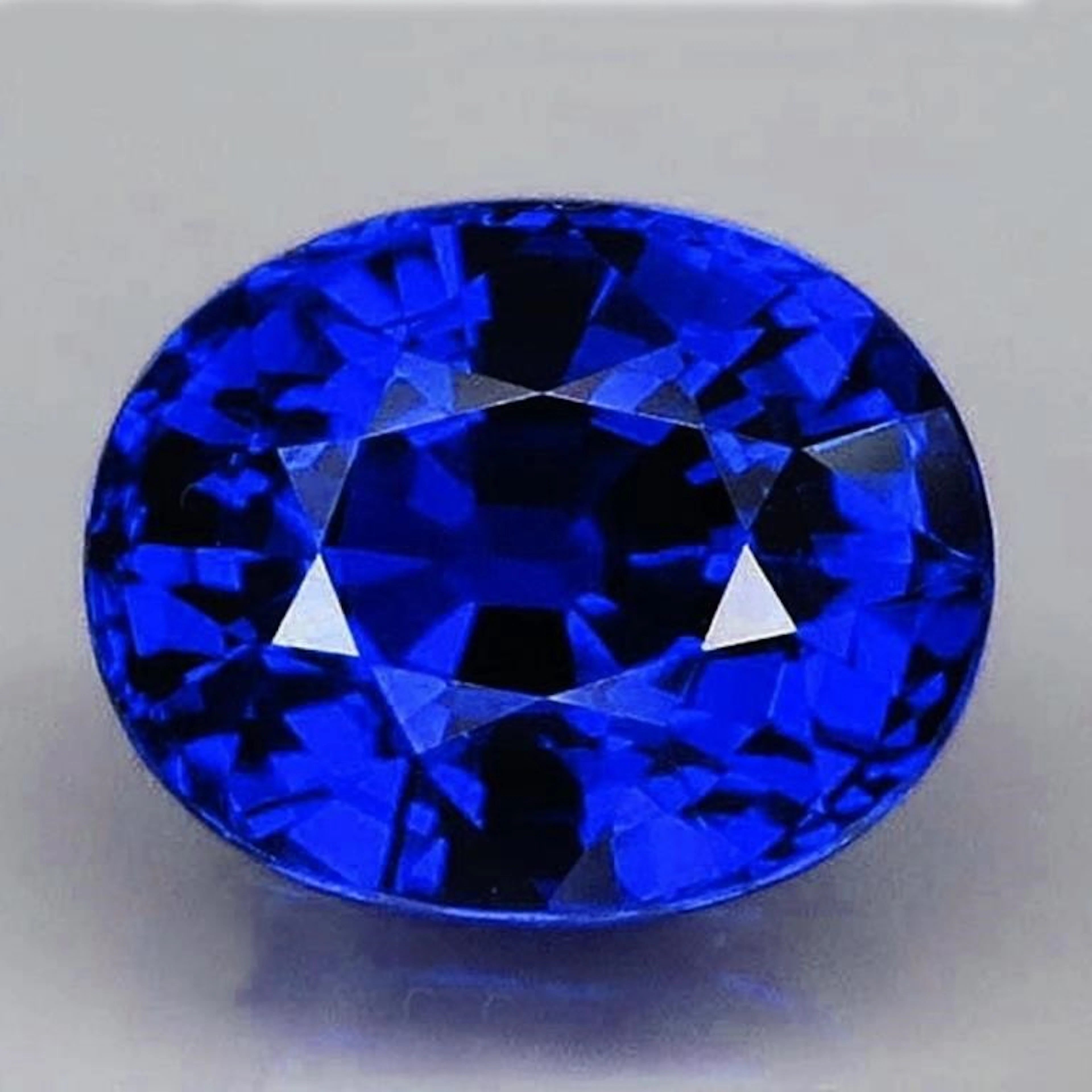 Natural Kashmir Royal Blue Sapphire {Flawless-VVS}
