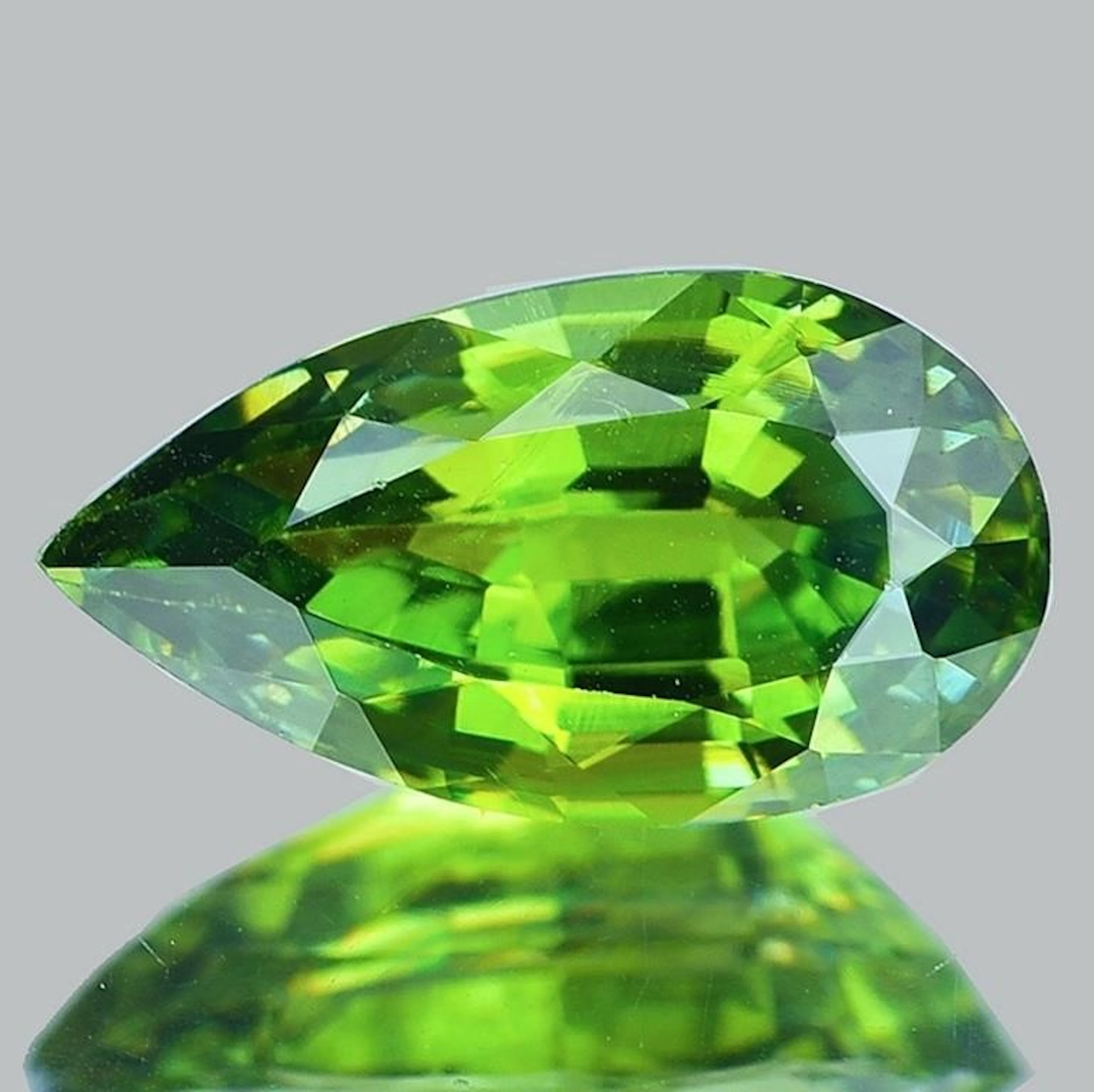 Natural Premium Rare Green Demantoid {Flawless-VVS
