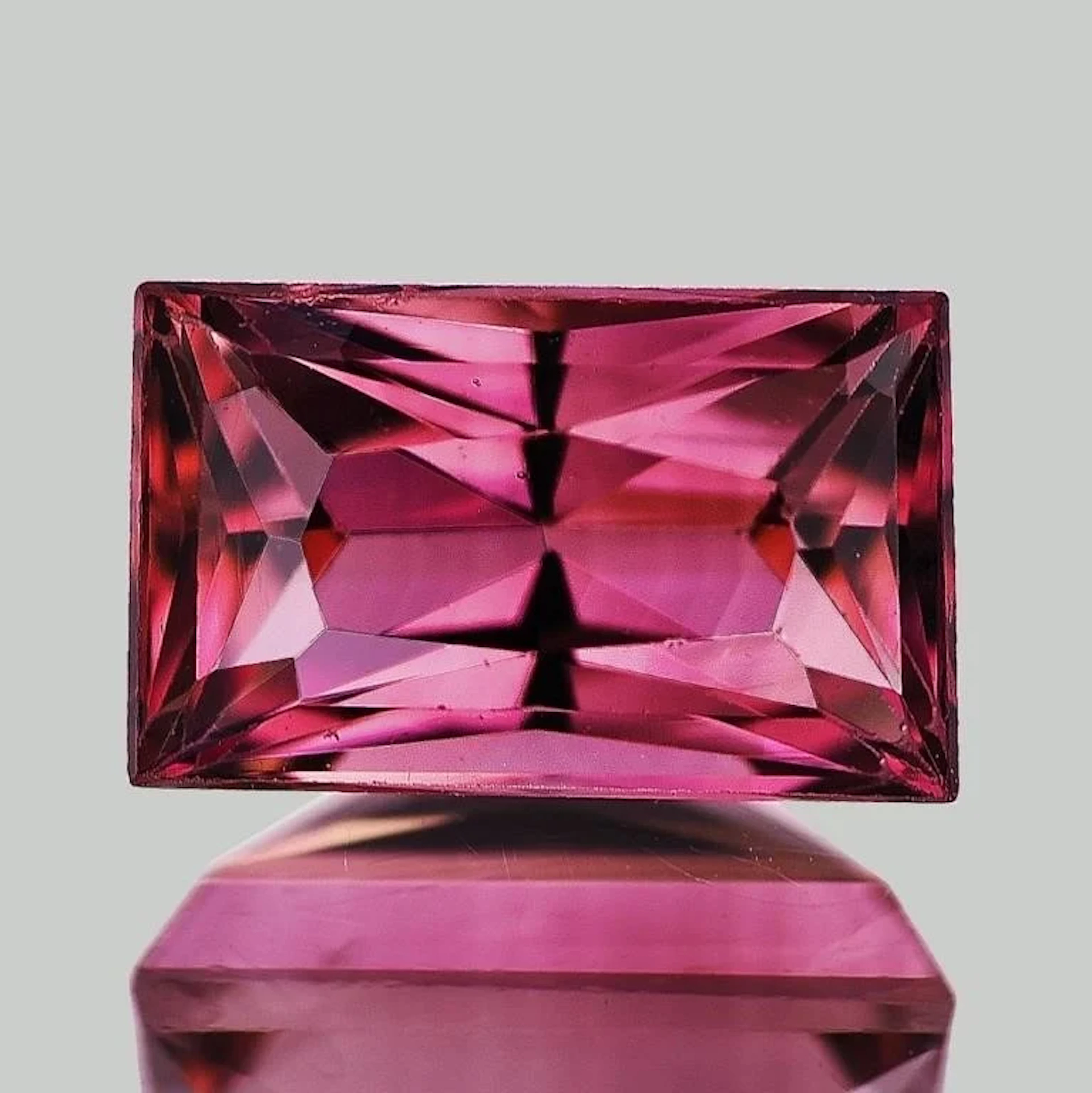 Natural Premium Pink Tourmaline {Flawless-VVS1}