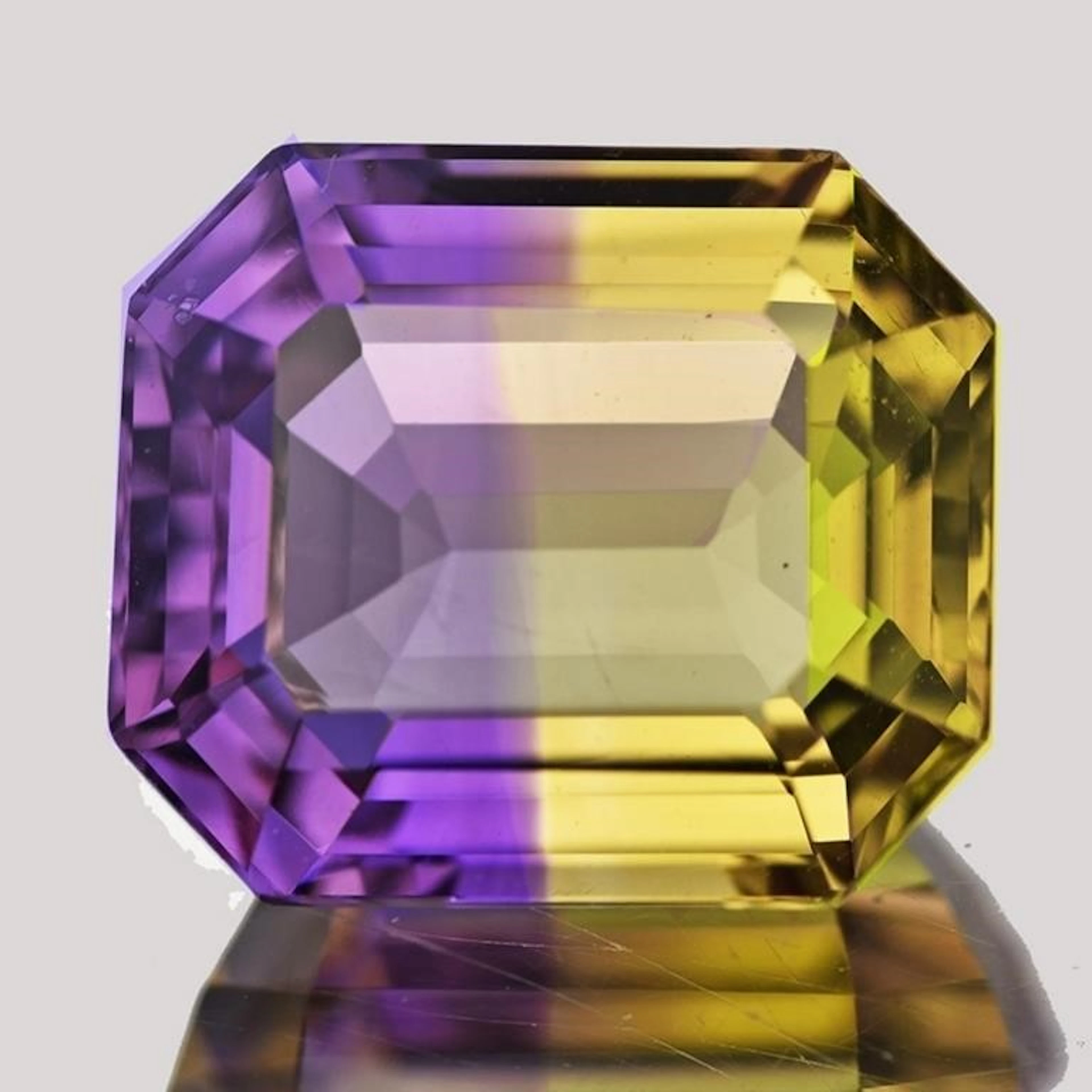 Natural Bi Color Bolivia Ametrine {Flawless-VVS1}