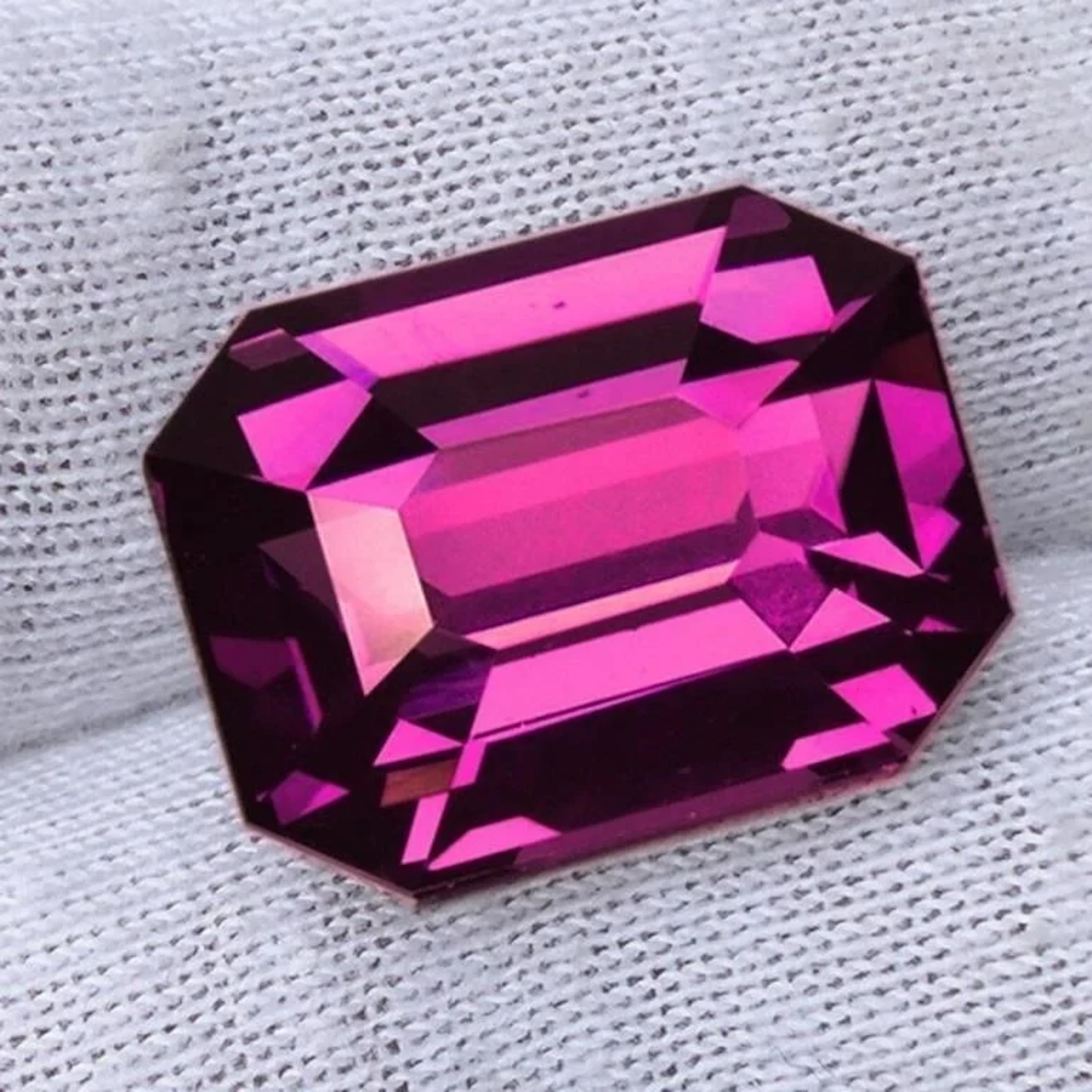 Natural Red Purple Spinel [Flawless-VVS]
