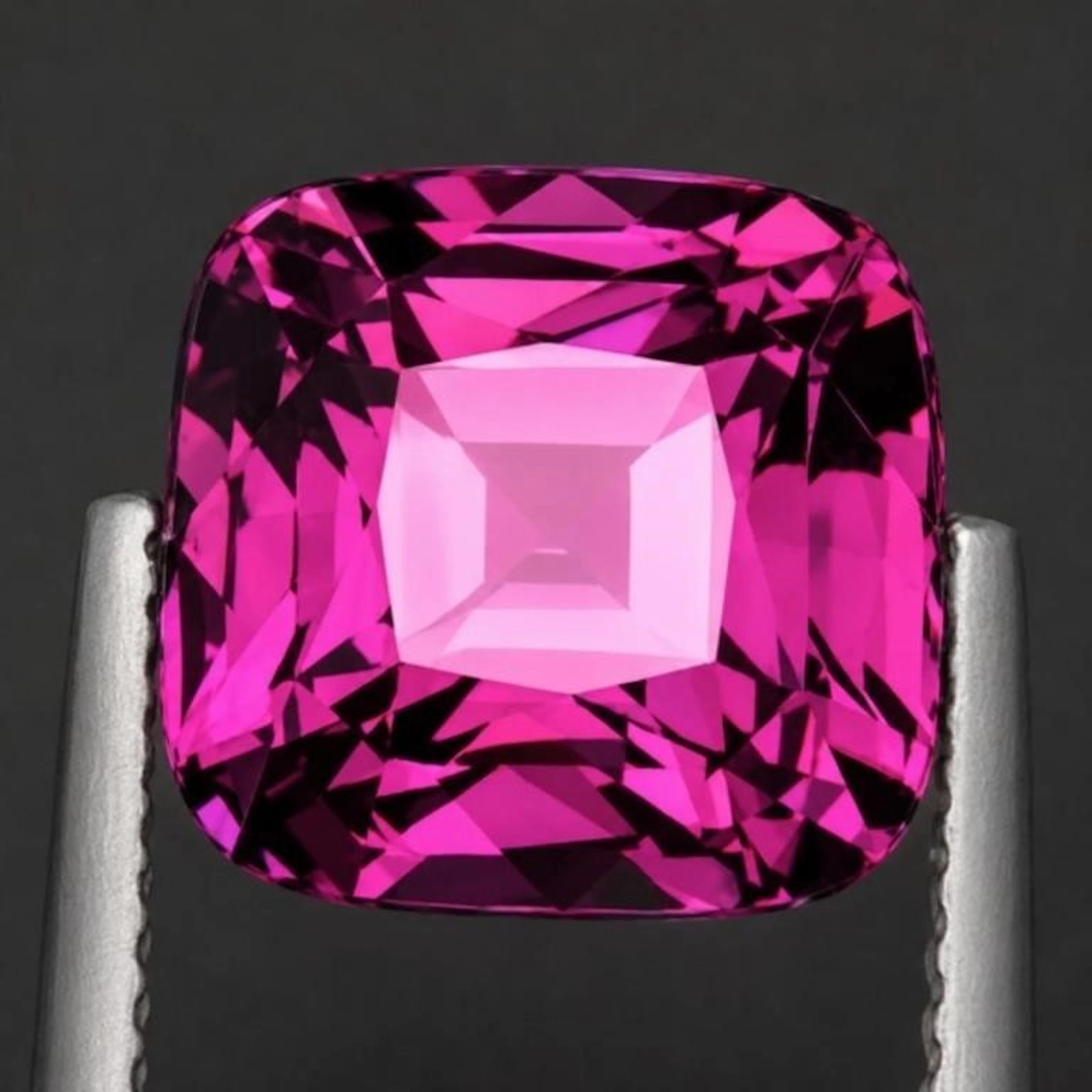 Natural Red Purple Spinel [Flawless-VVS]