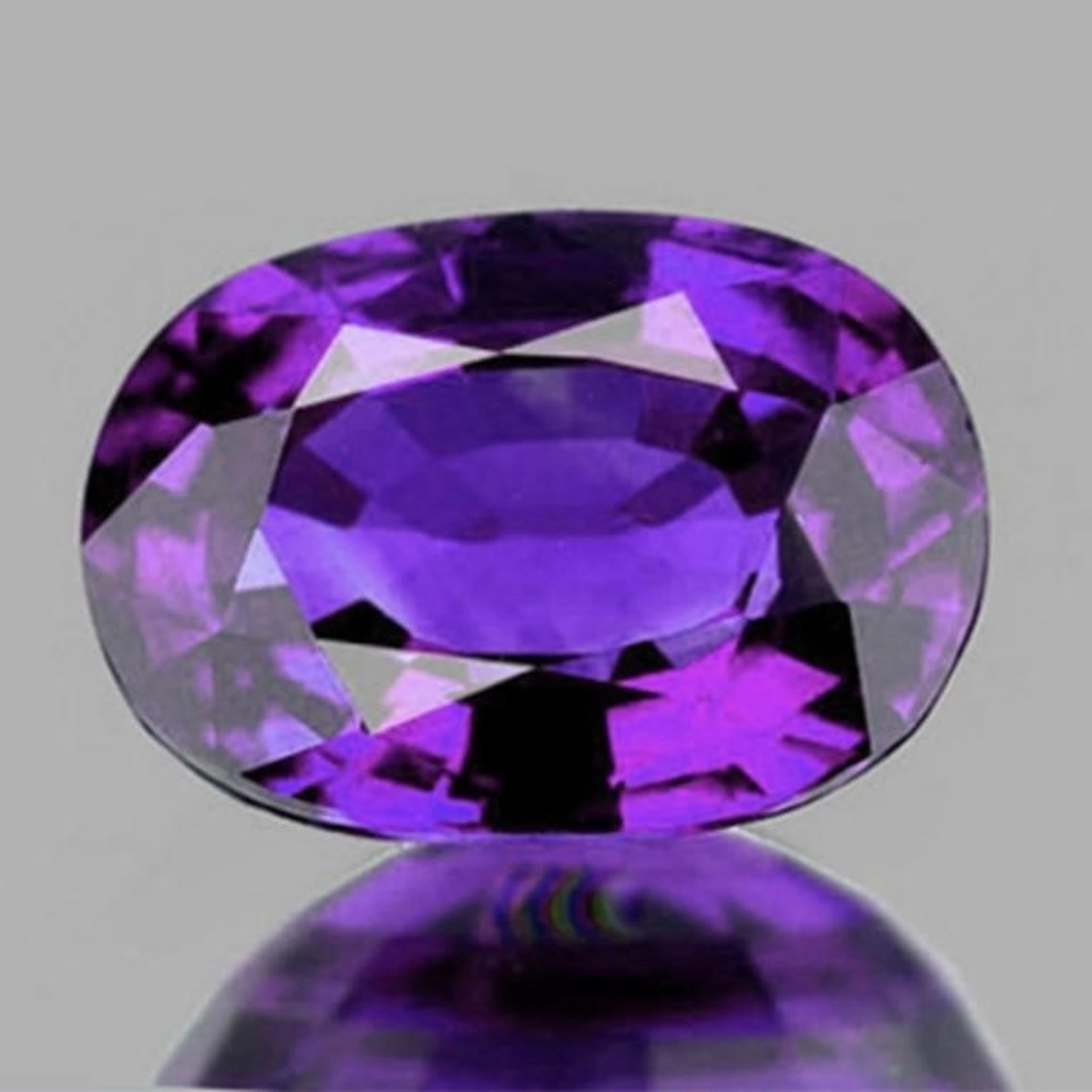 Natural Oval Purple Sapphire {Flawless-VVS}