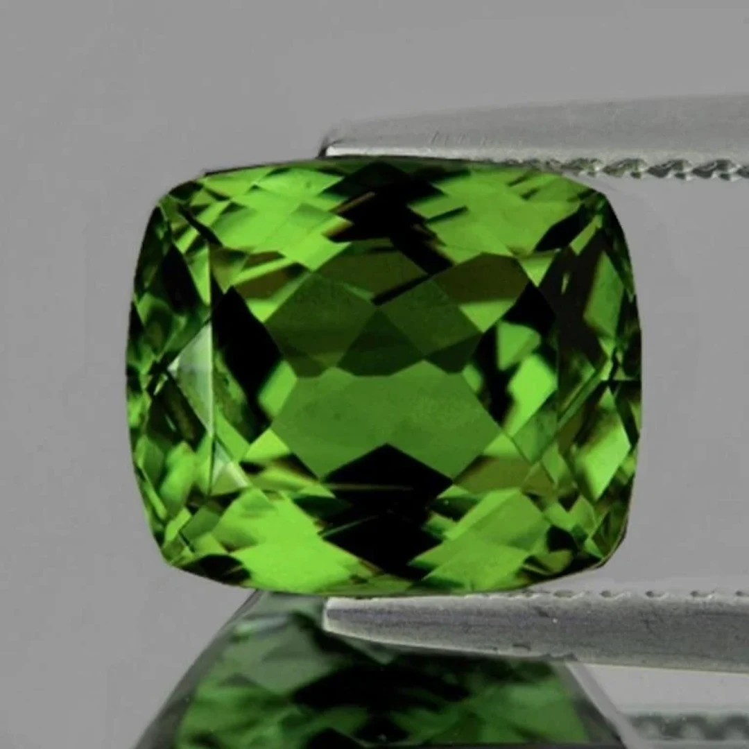 Natural Rare Cushion Green Apatite 40.07 Cts - Fla