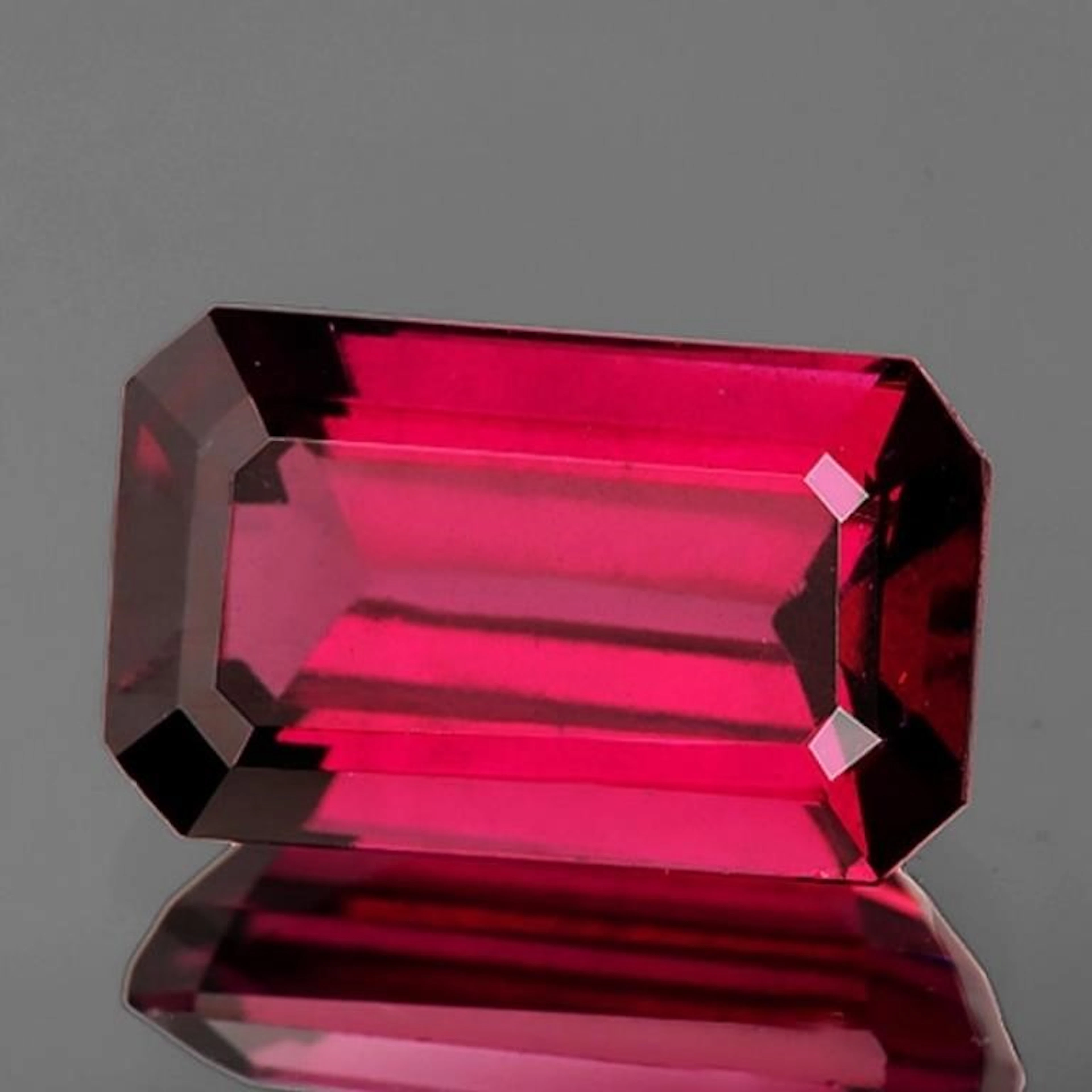 Natural Raspberry Pink Rhodolite Garnet [Flawless-