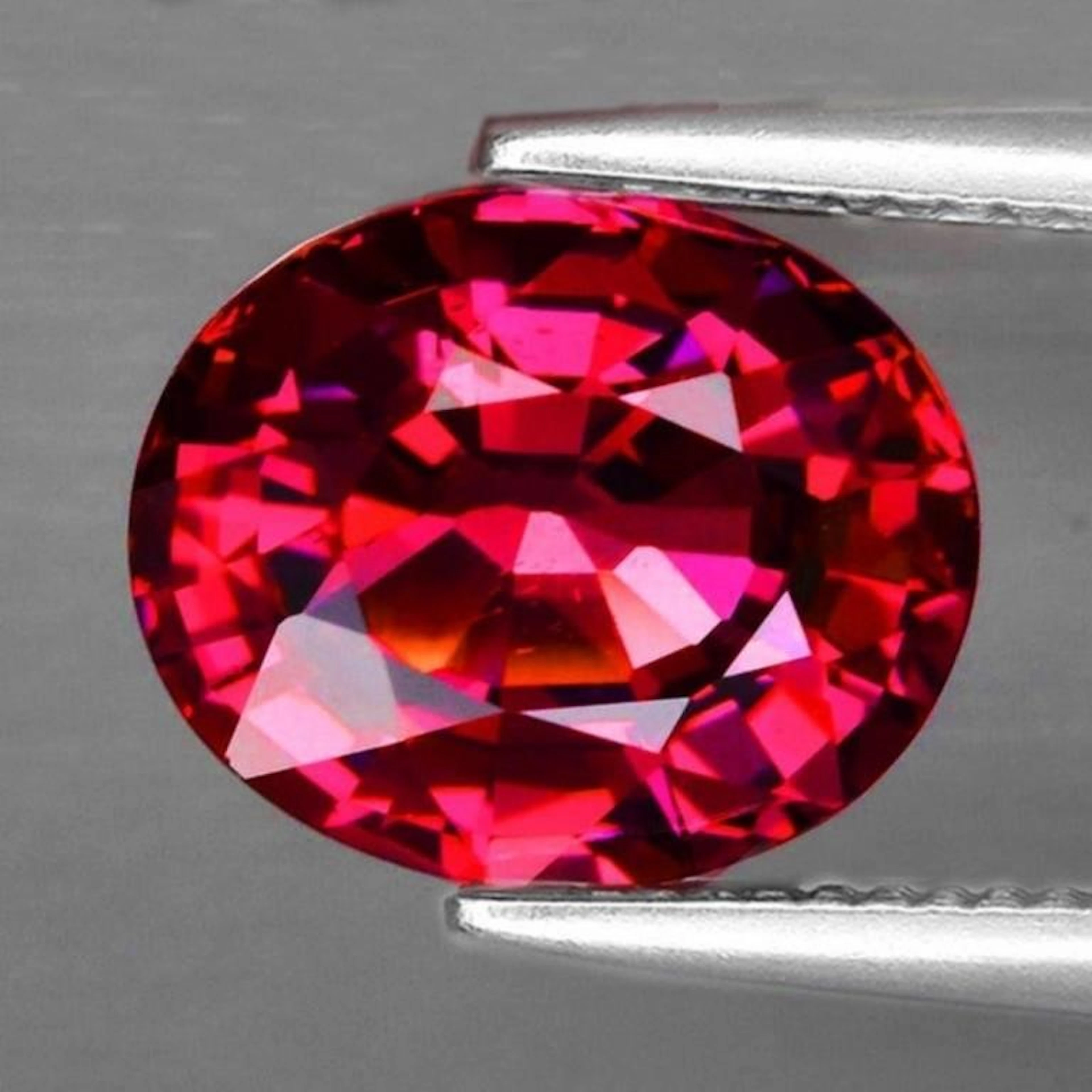 Natural Intense Pink Red Tourmaline [Flawless-VVS]