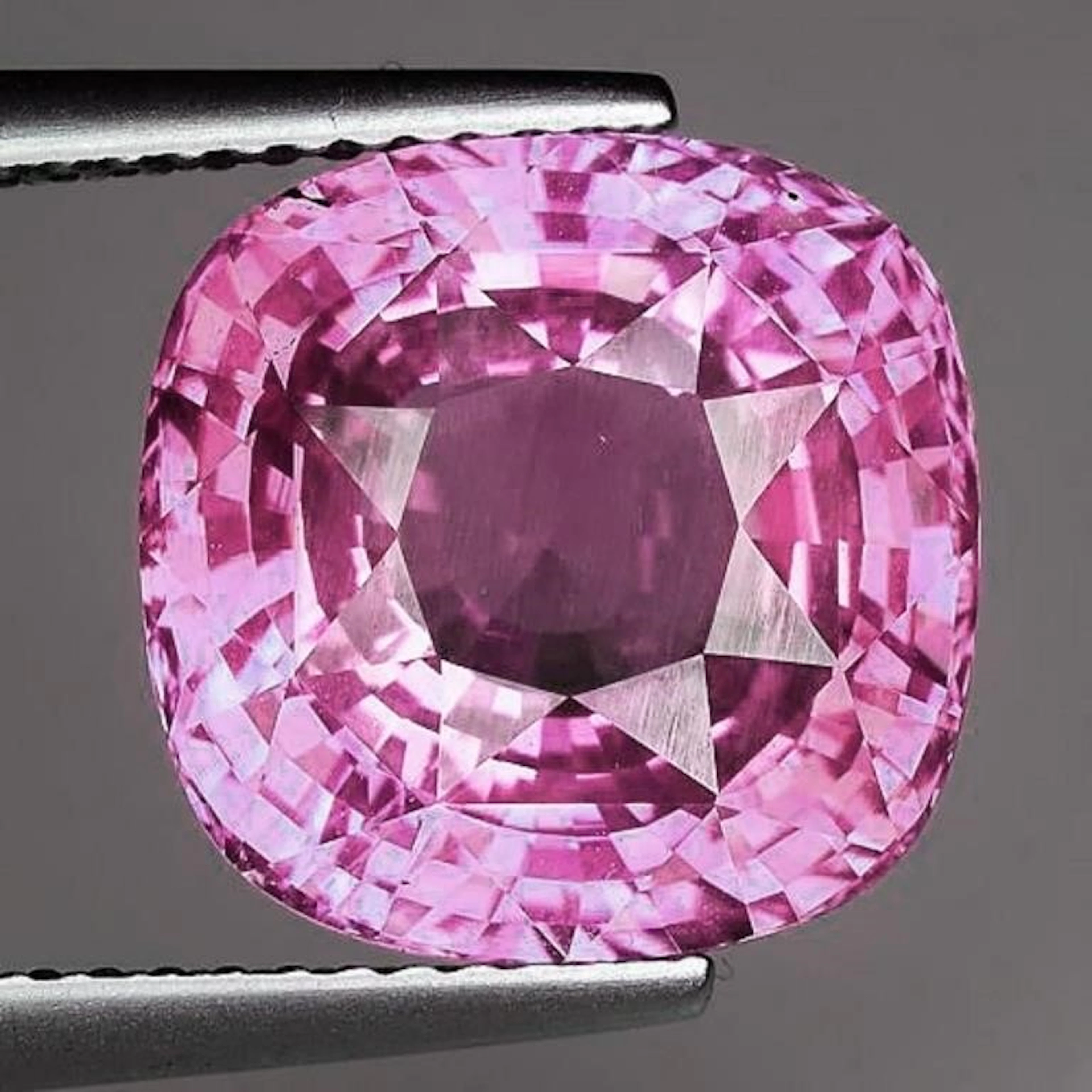 Natural Cushion Pink Sapphire [Flawless-VVS]